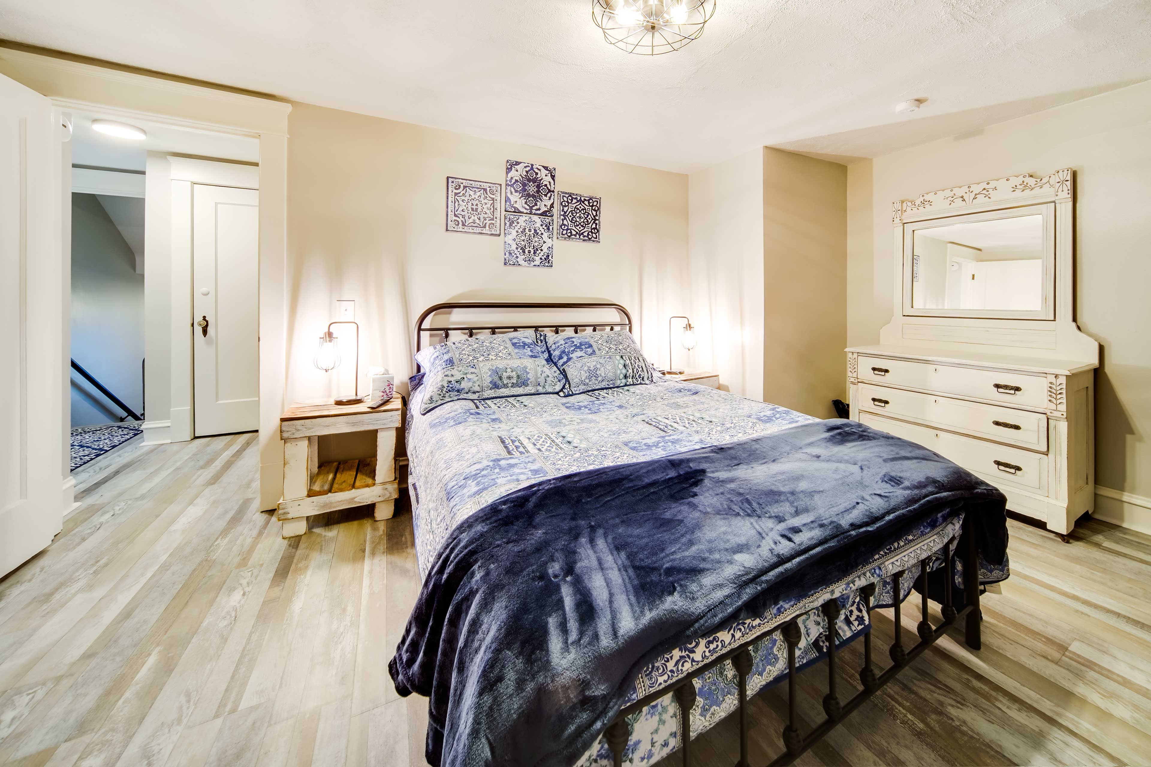 Bedroom 1 | Queen Bed | Linens Provided