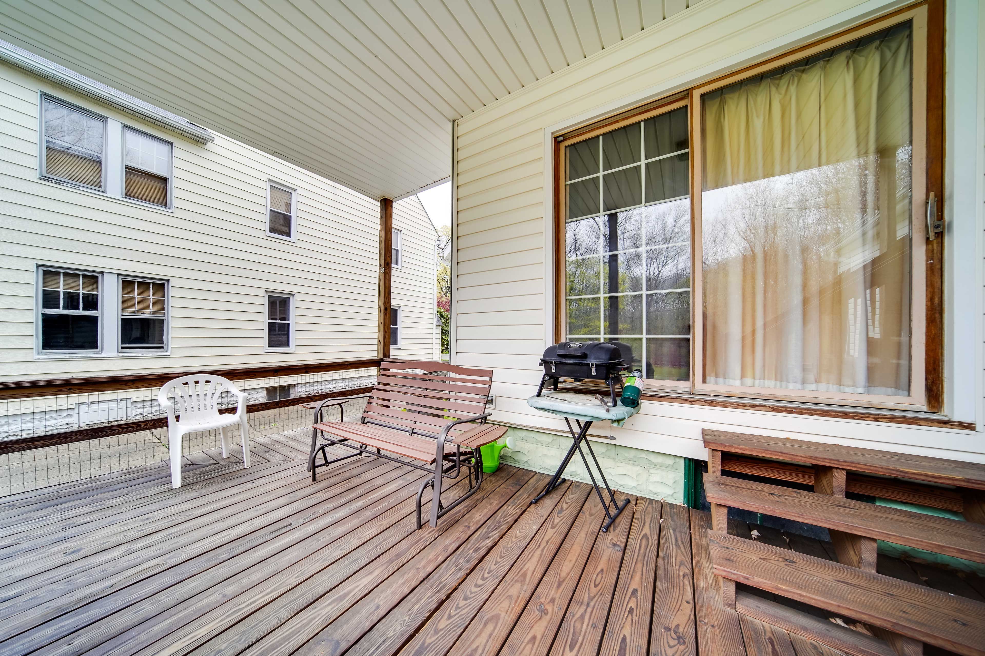 Private Deck Area | Gas Grill