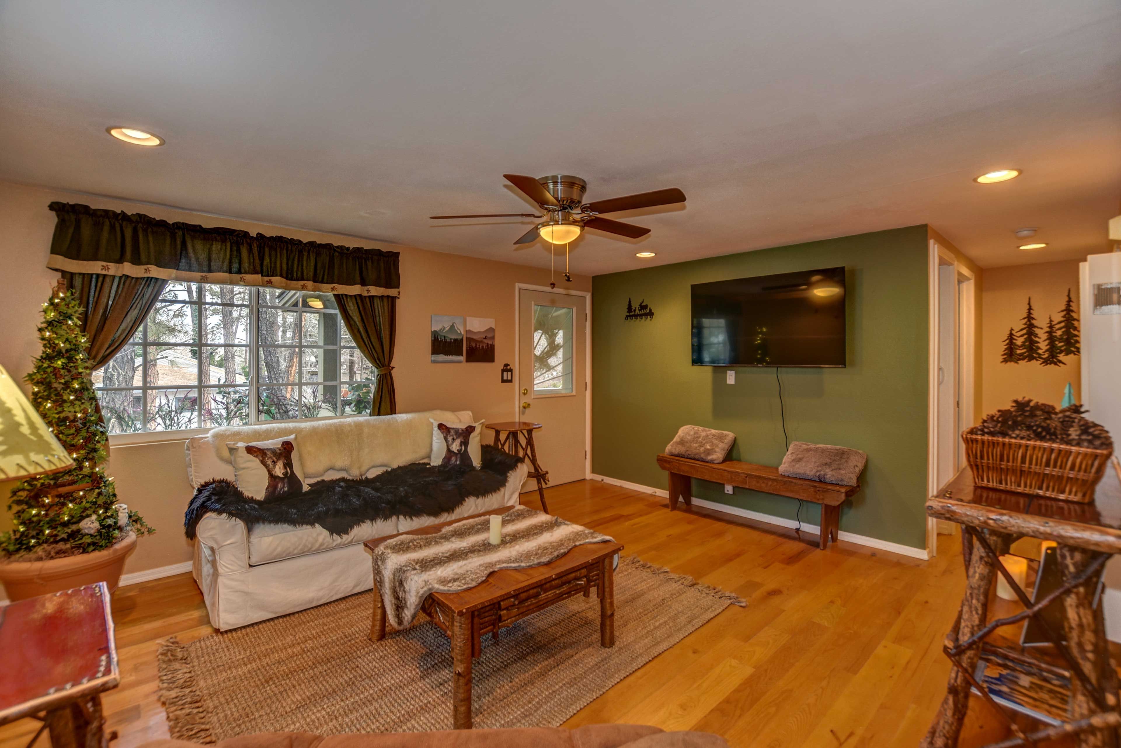 Living Room | Smart TV