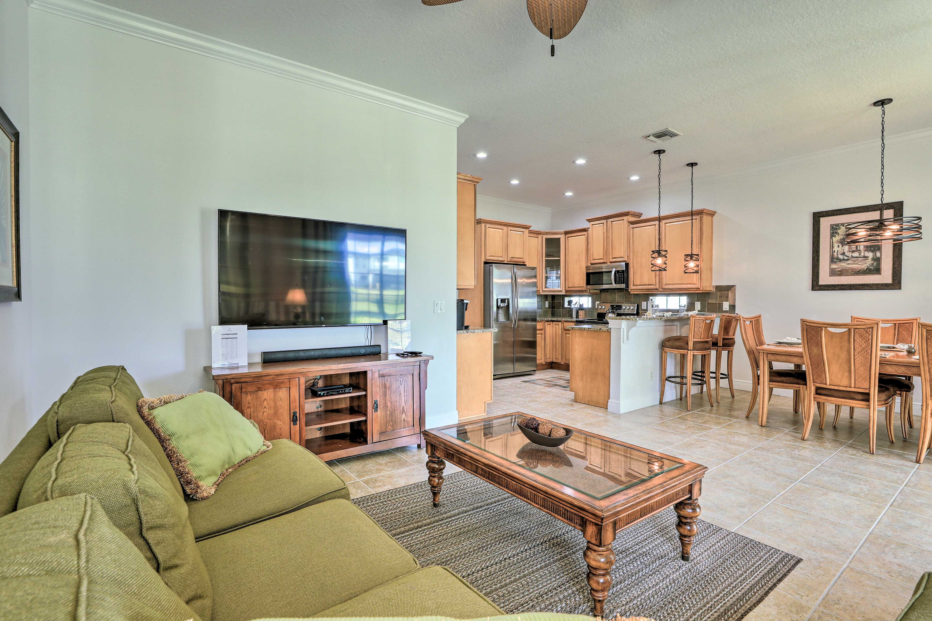 Living Room | Smart TV | Free WiFi | Air Conditioning | Central Heating