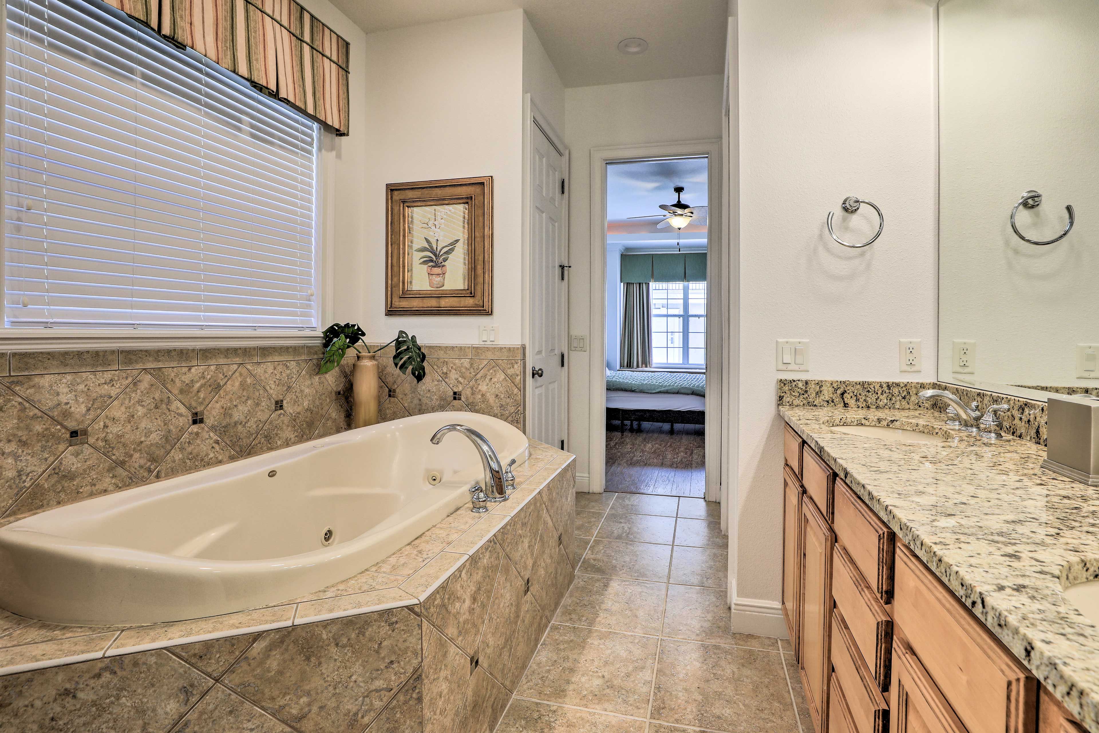 En-Suite Bathroom | Jetted Tub