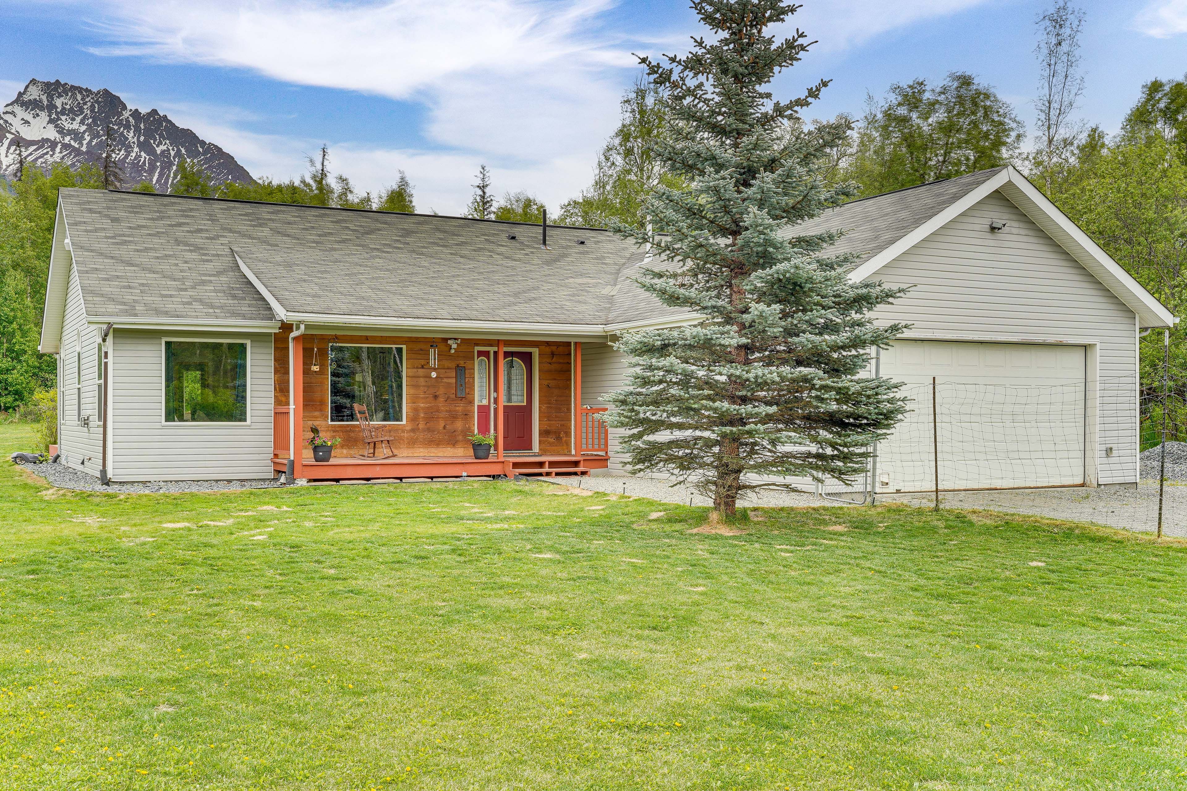 Palmer Vacation Rental | 3BR | 2BA | 1,600 Sq Ft | 2 Steps to Enter