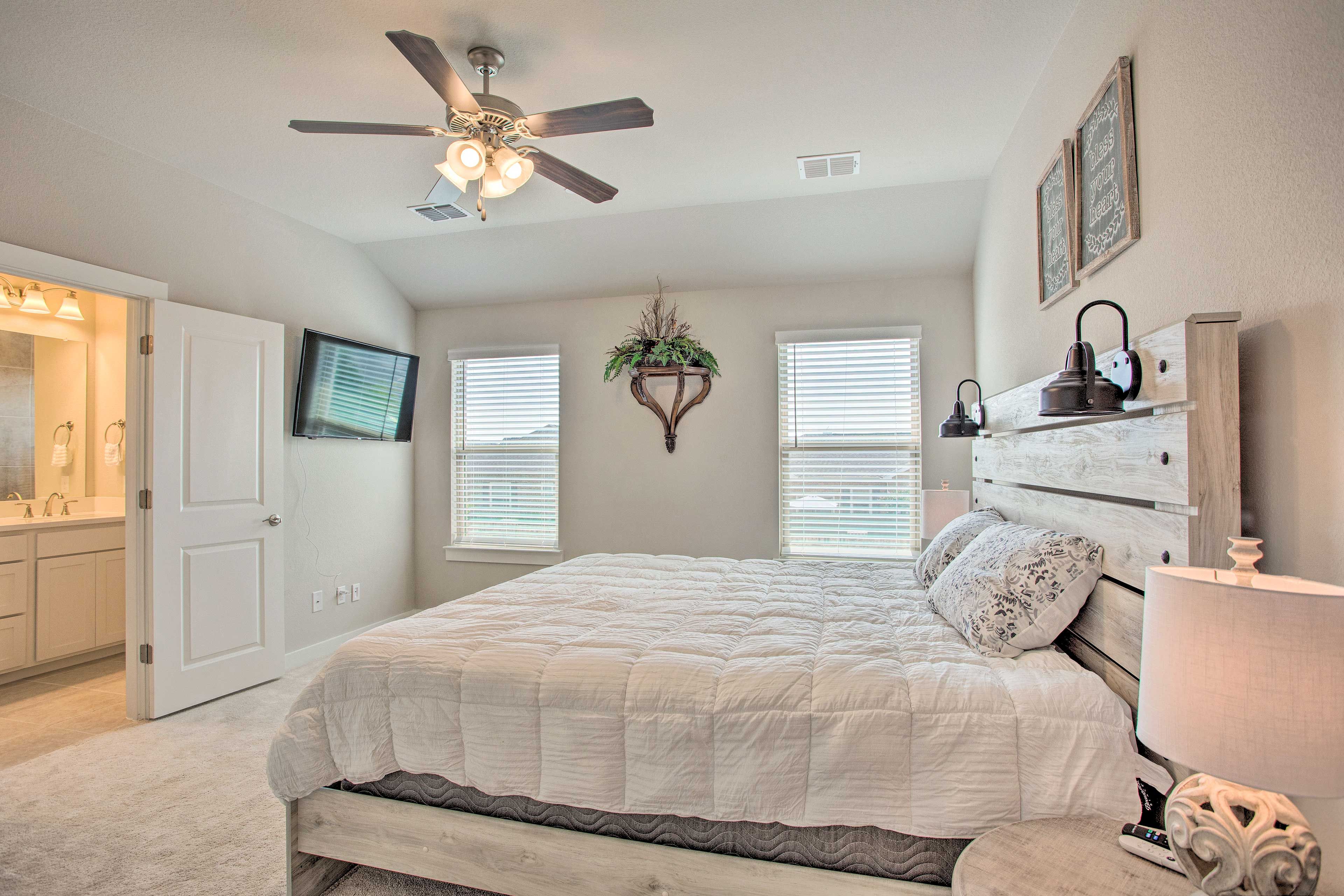 Bedroom 1 | 2nd Floor | King Bed