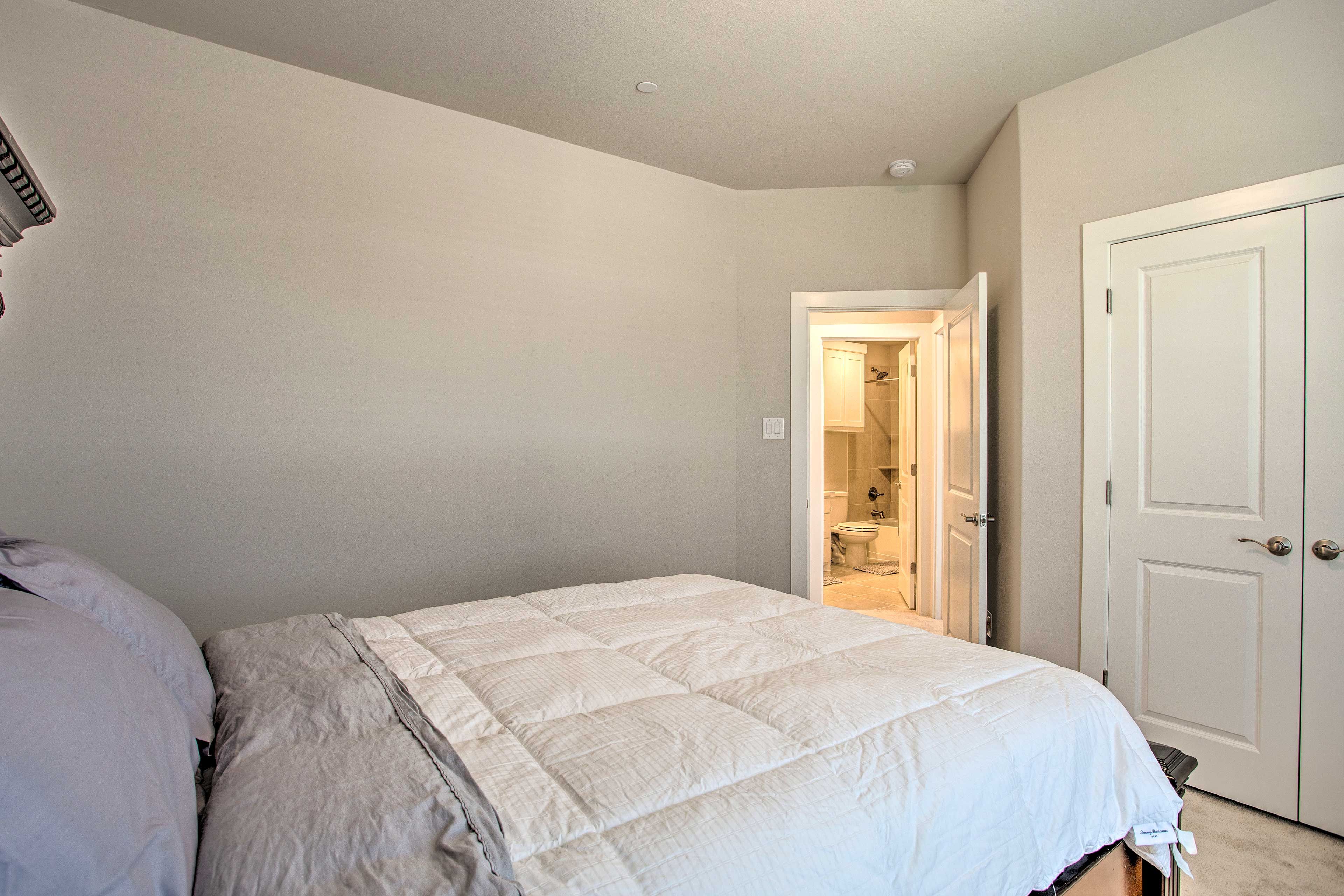 Bedroom 2 | En-Suite Bathroom