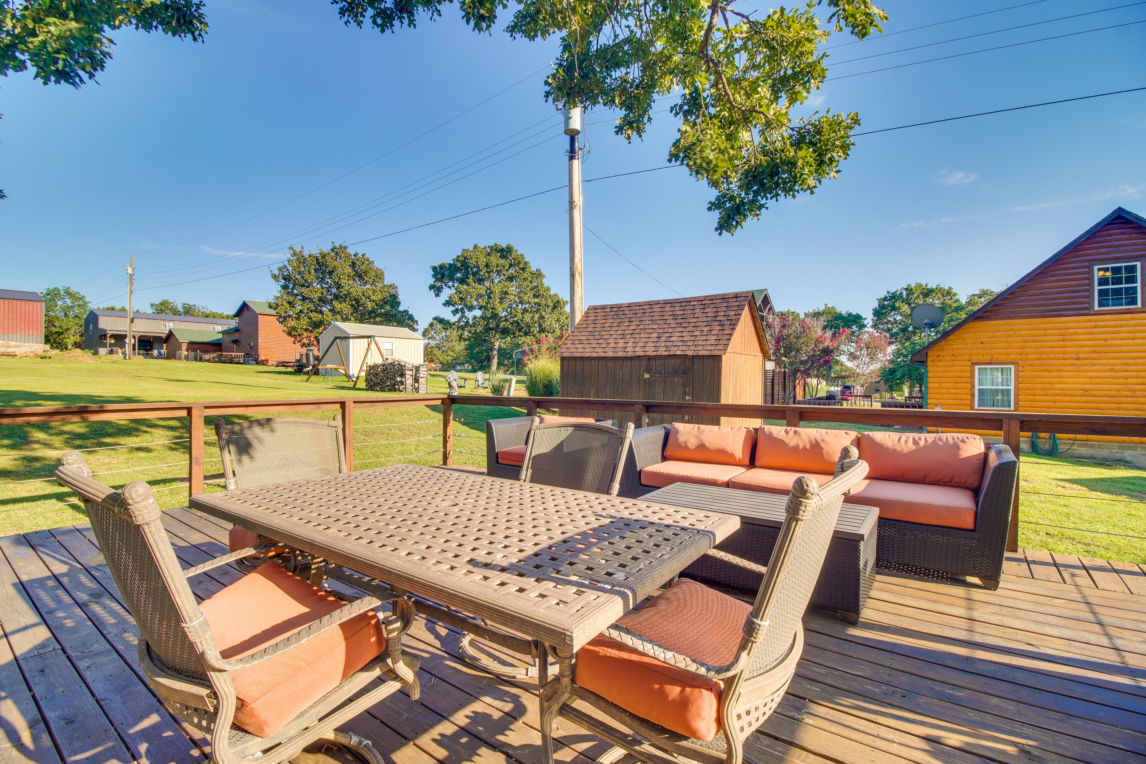 Back Deck | Gas Grill (Propane Provided)