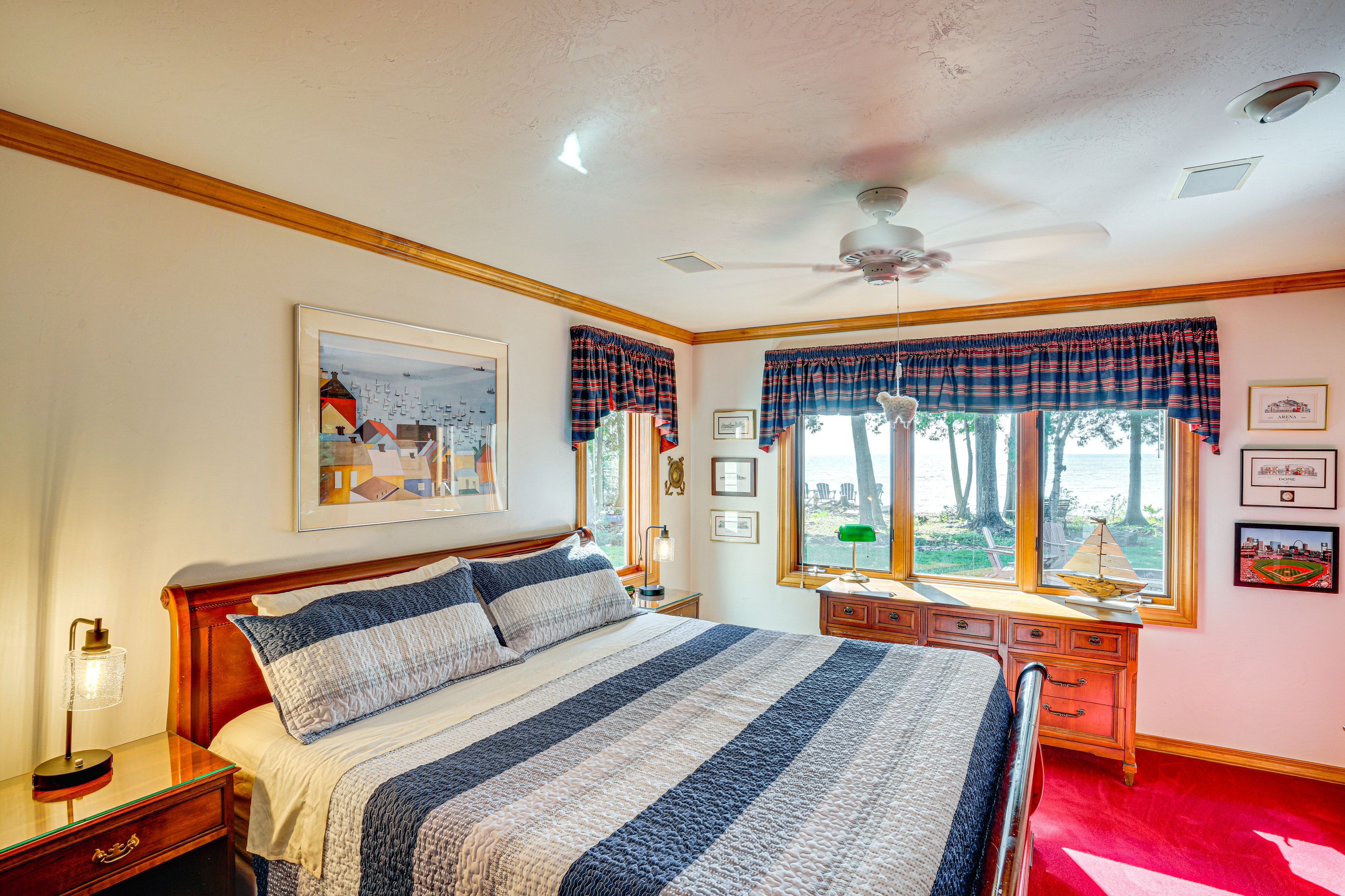 Bedroom 2 | King Bed | 1st Floor