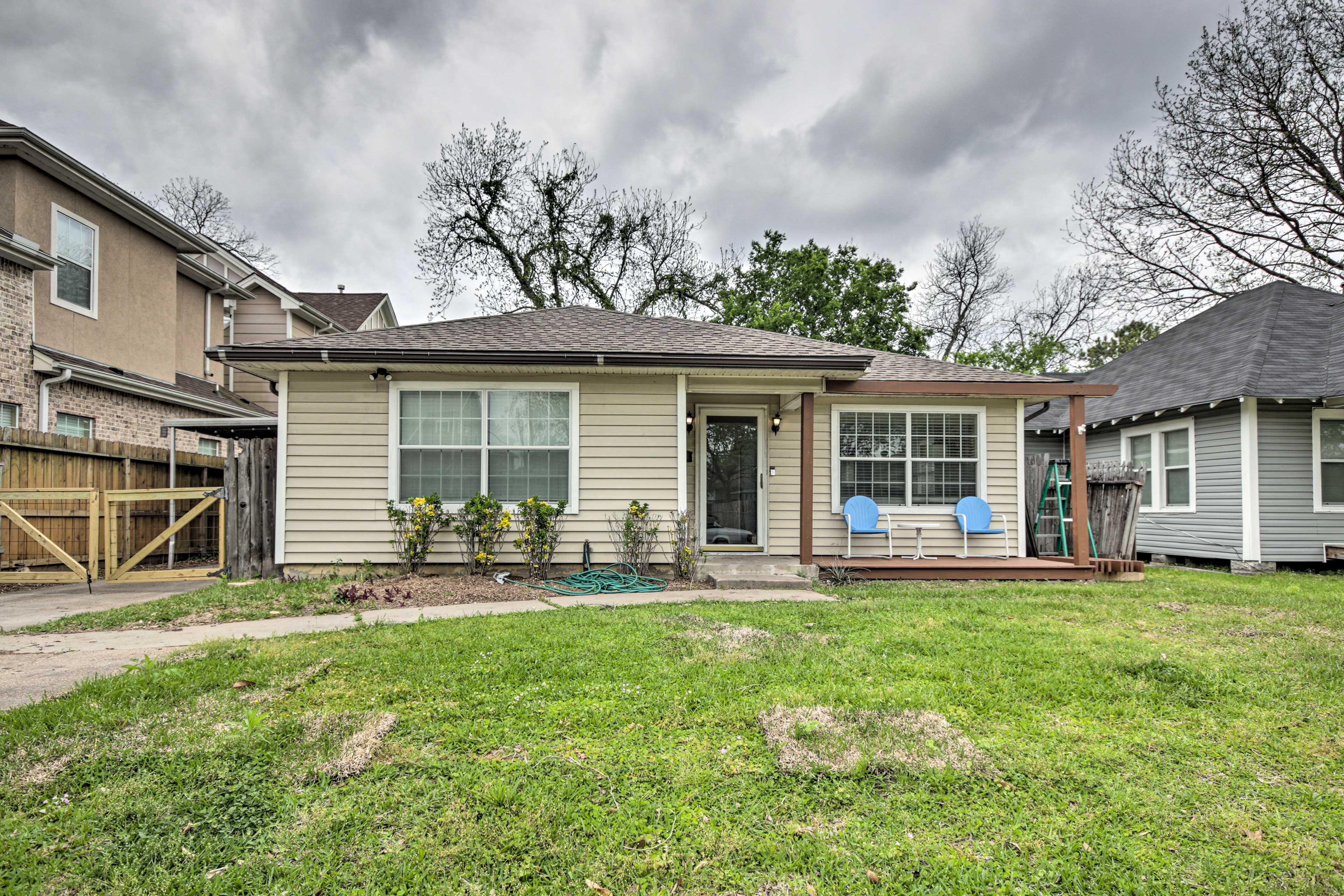 Apartment Exterior | Homeowners On-Site