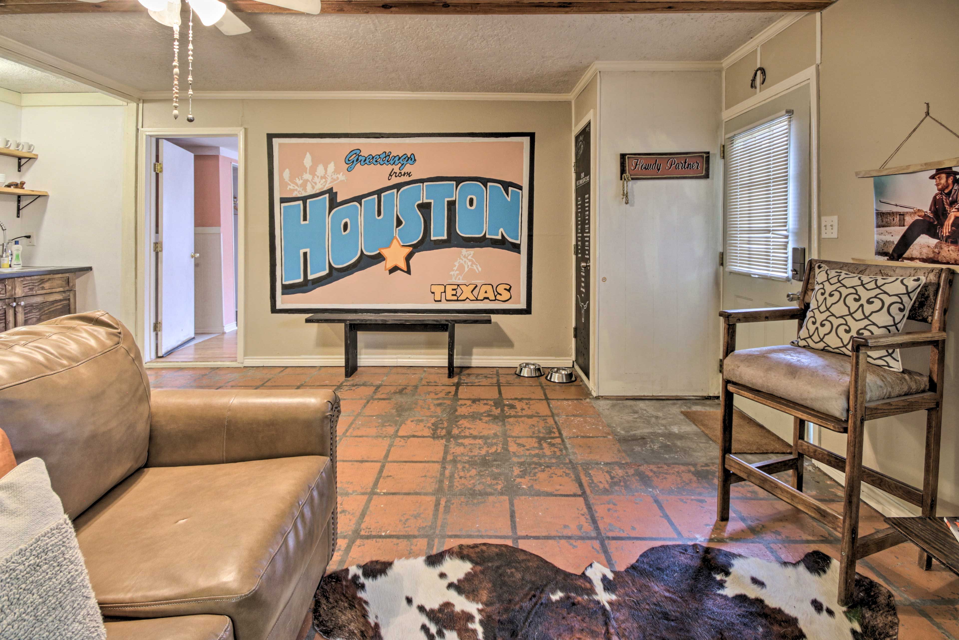 Living Room | Free WiFi