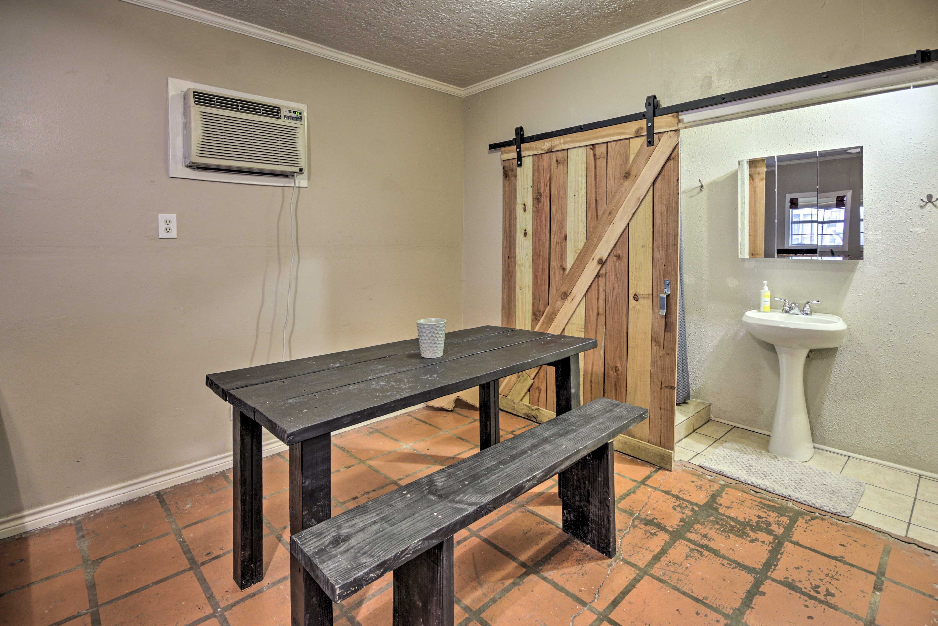 Dining Area | Dishware Provided