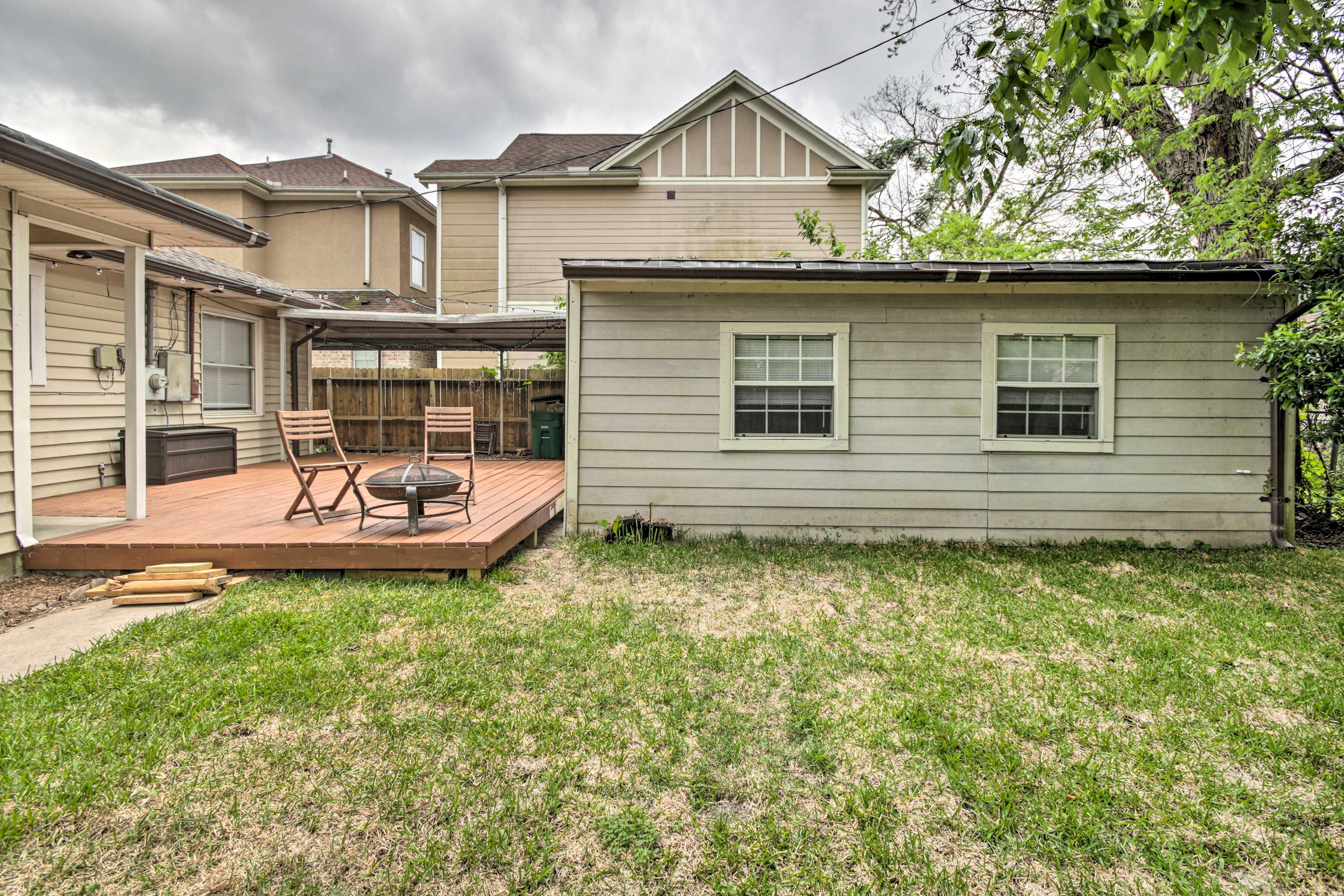 Shared Backyard | Pet Friendly w/ Fee