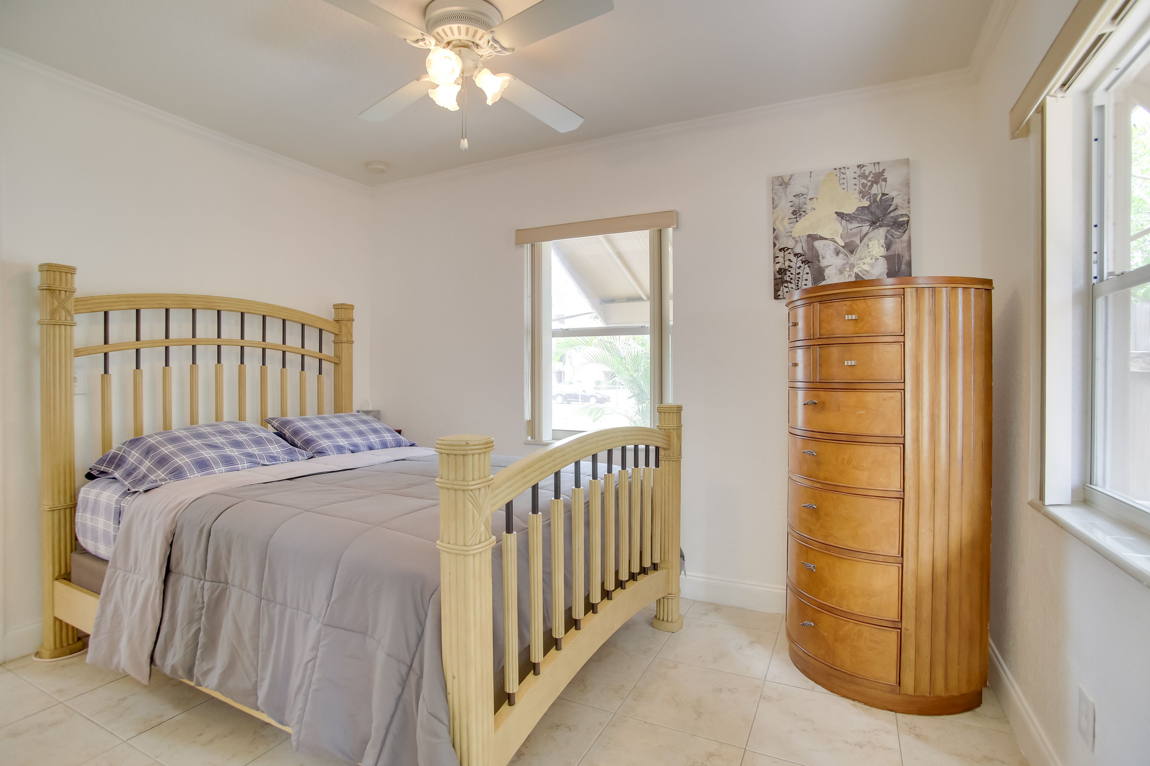 Bedroom 2 | Queen Bed