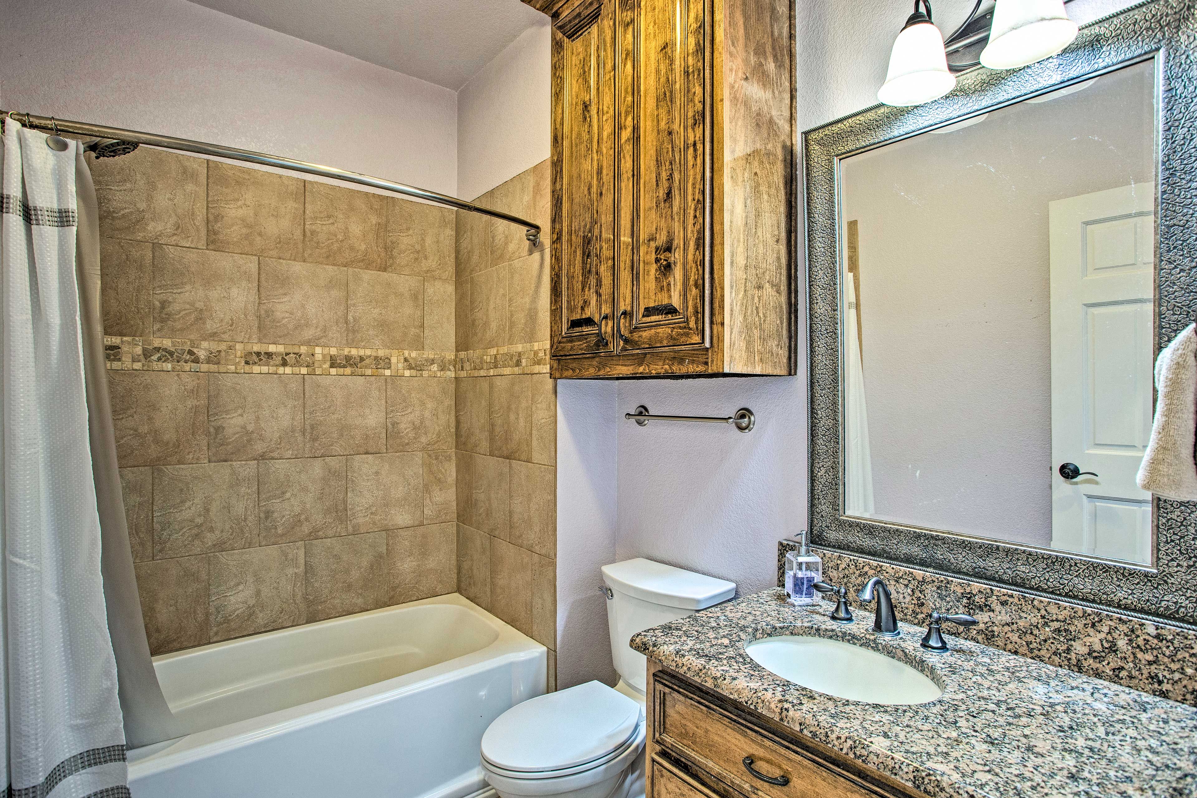 Full Bathroom | 2nd Floor | Stairs Required