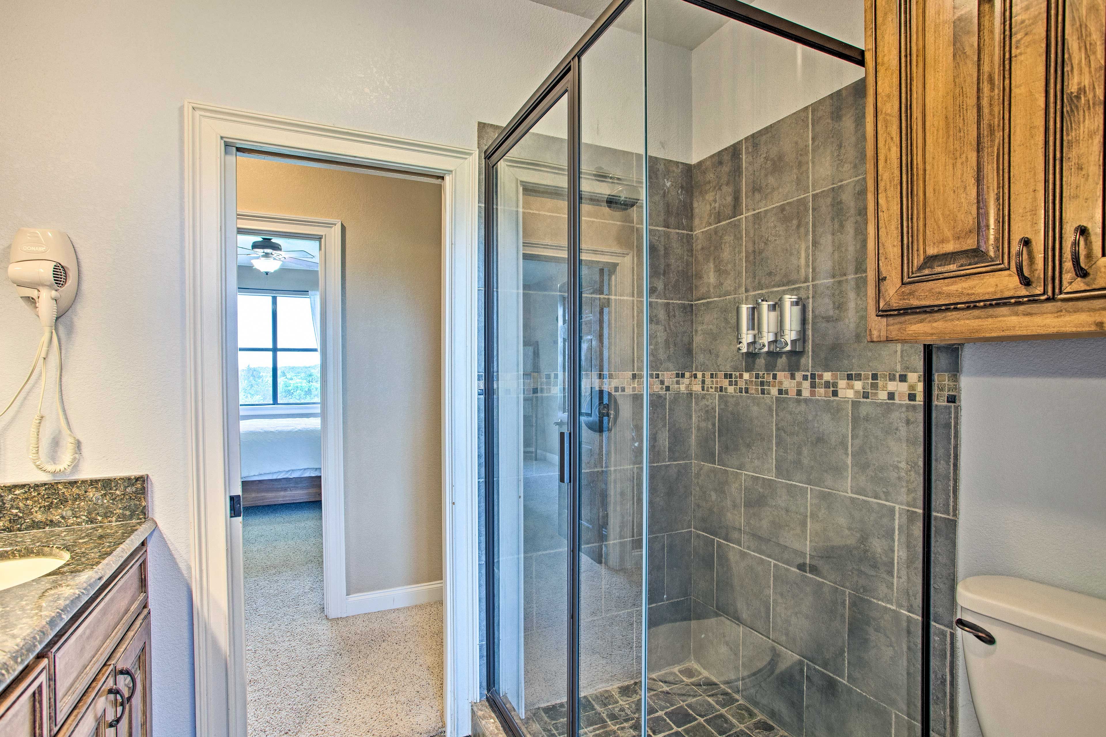 Full Bathroom | 2nd Floor | Stairs Required