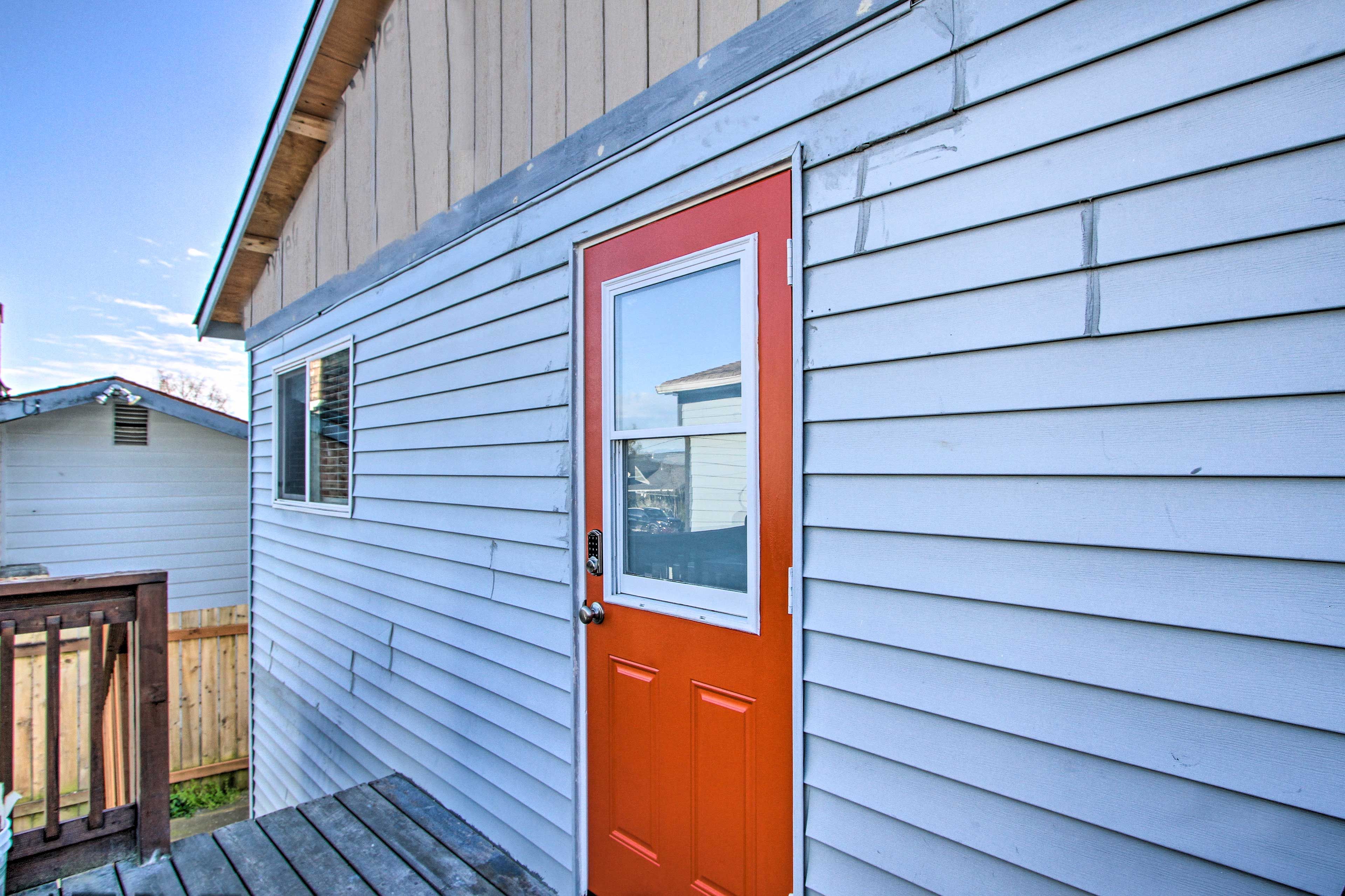 Exterior Space | Keyless Entry