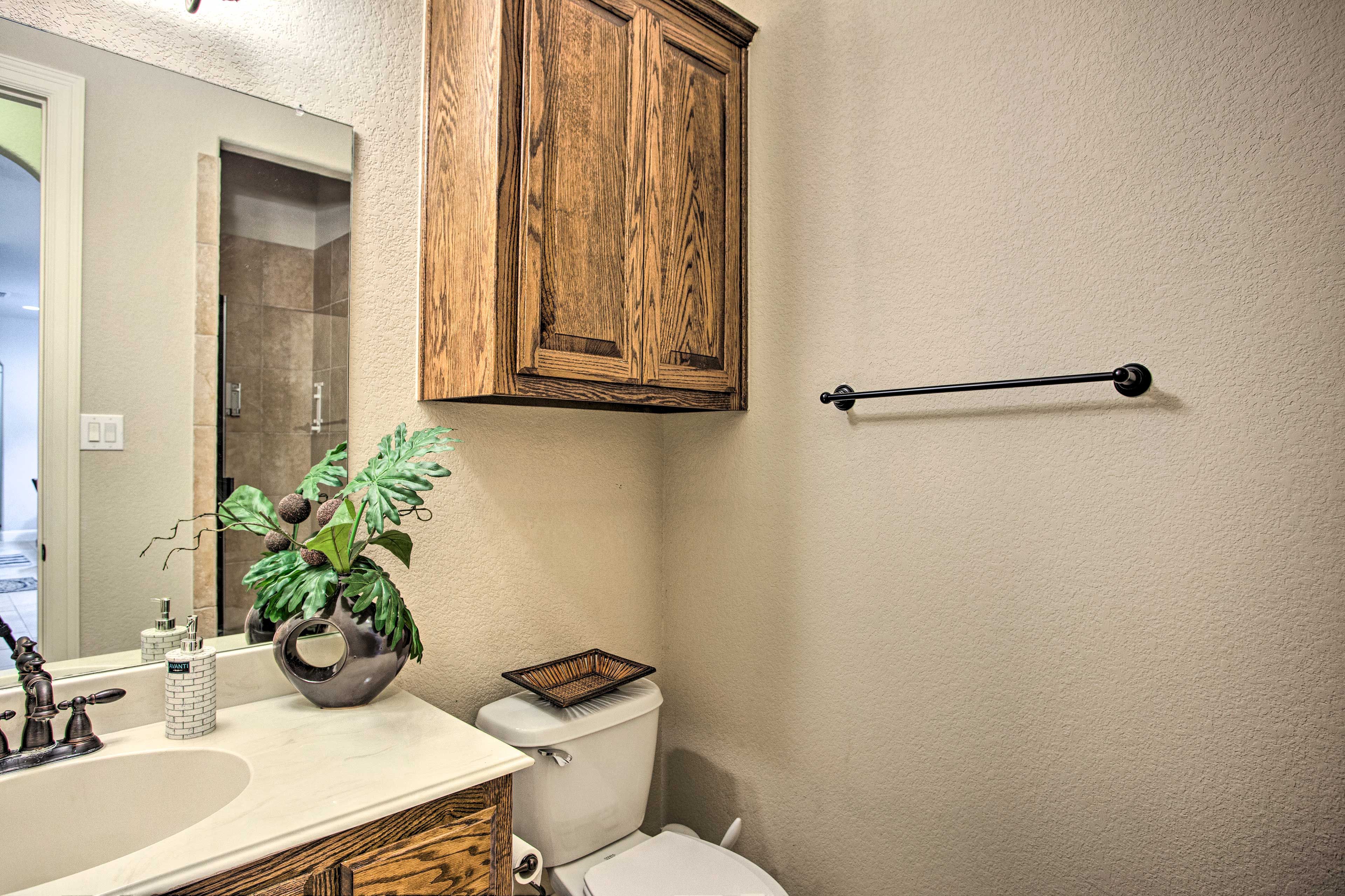 Full Bathroom | 1st Floor