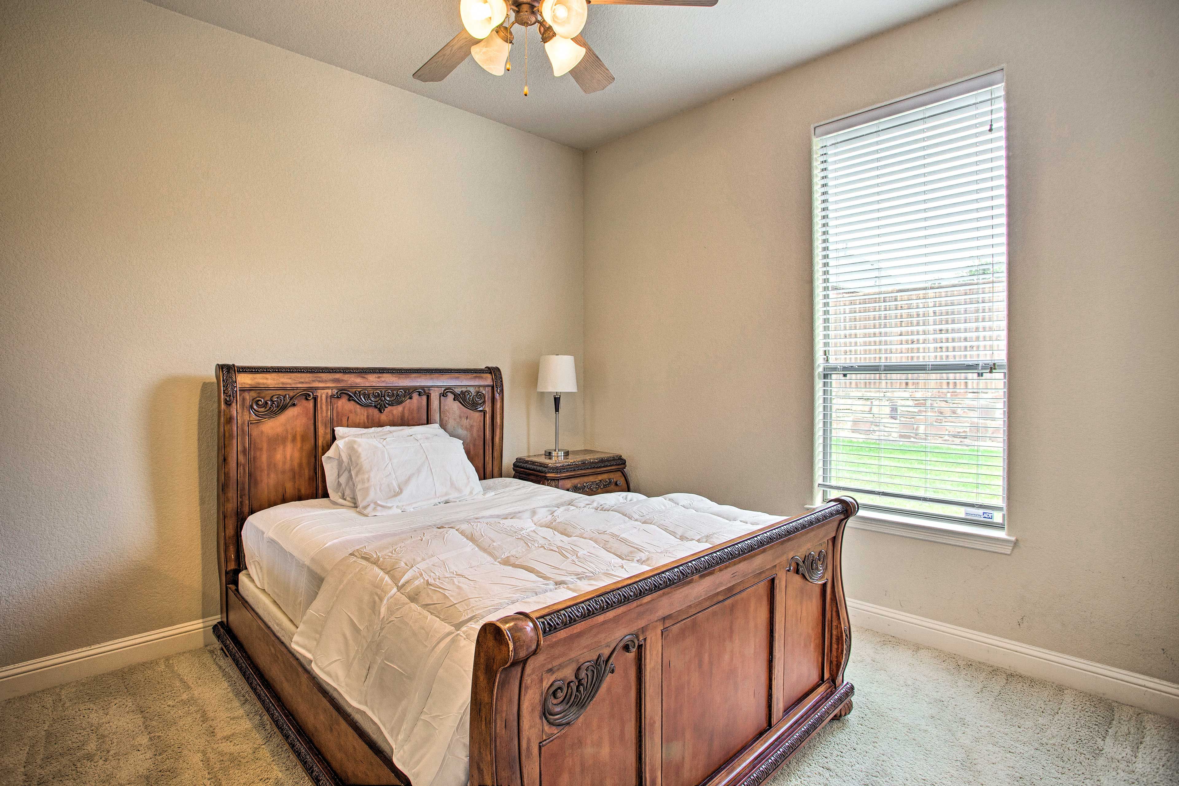 Bedroom 3 | 1st Floor | Queen Bed