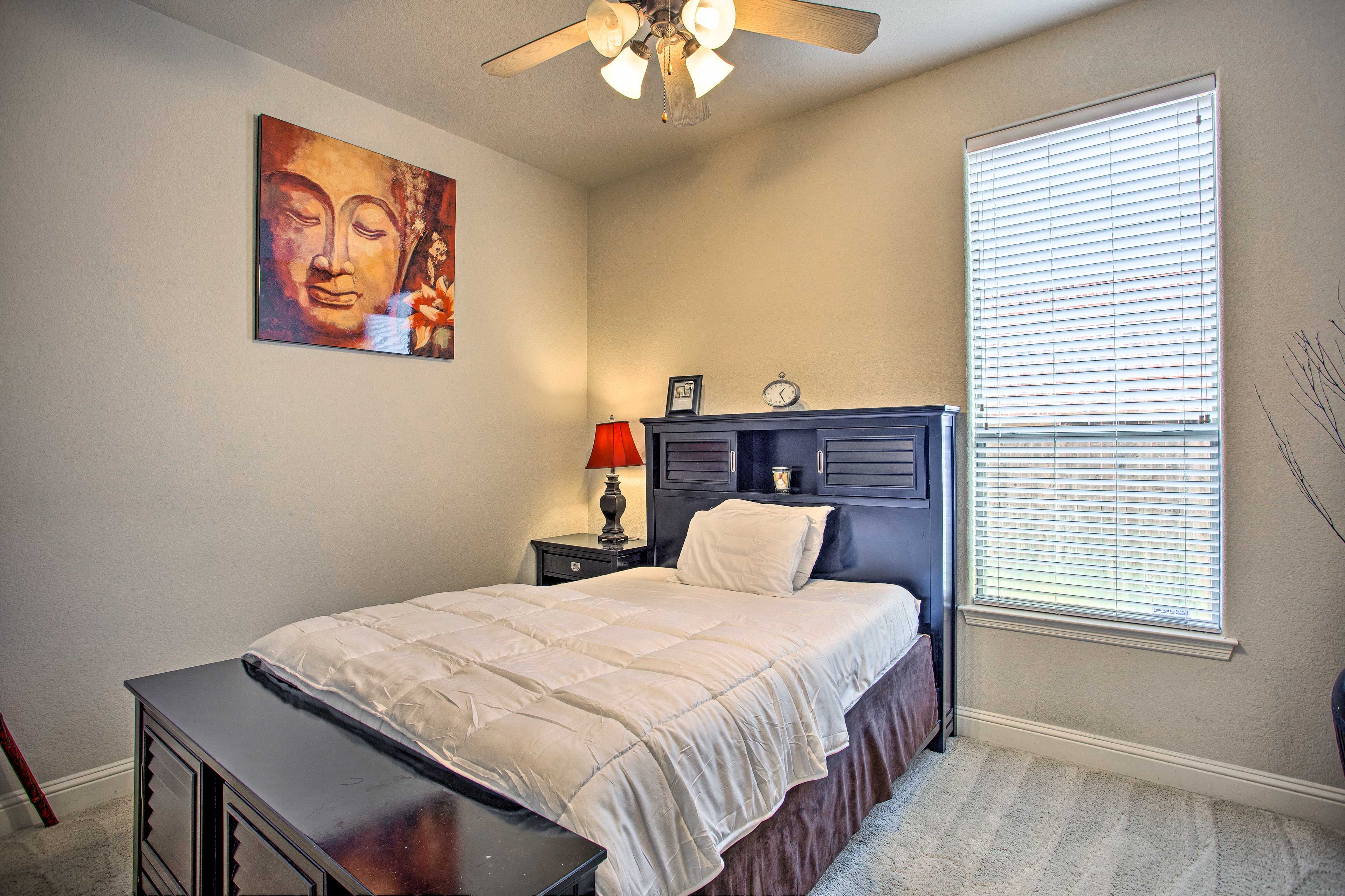 Bedroom 2 | 1st Floor | Queen Bed
