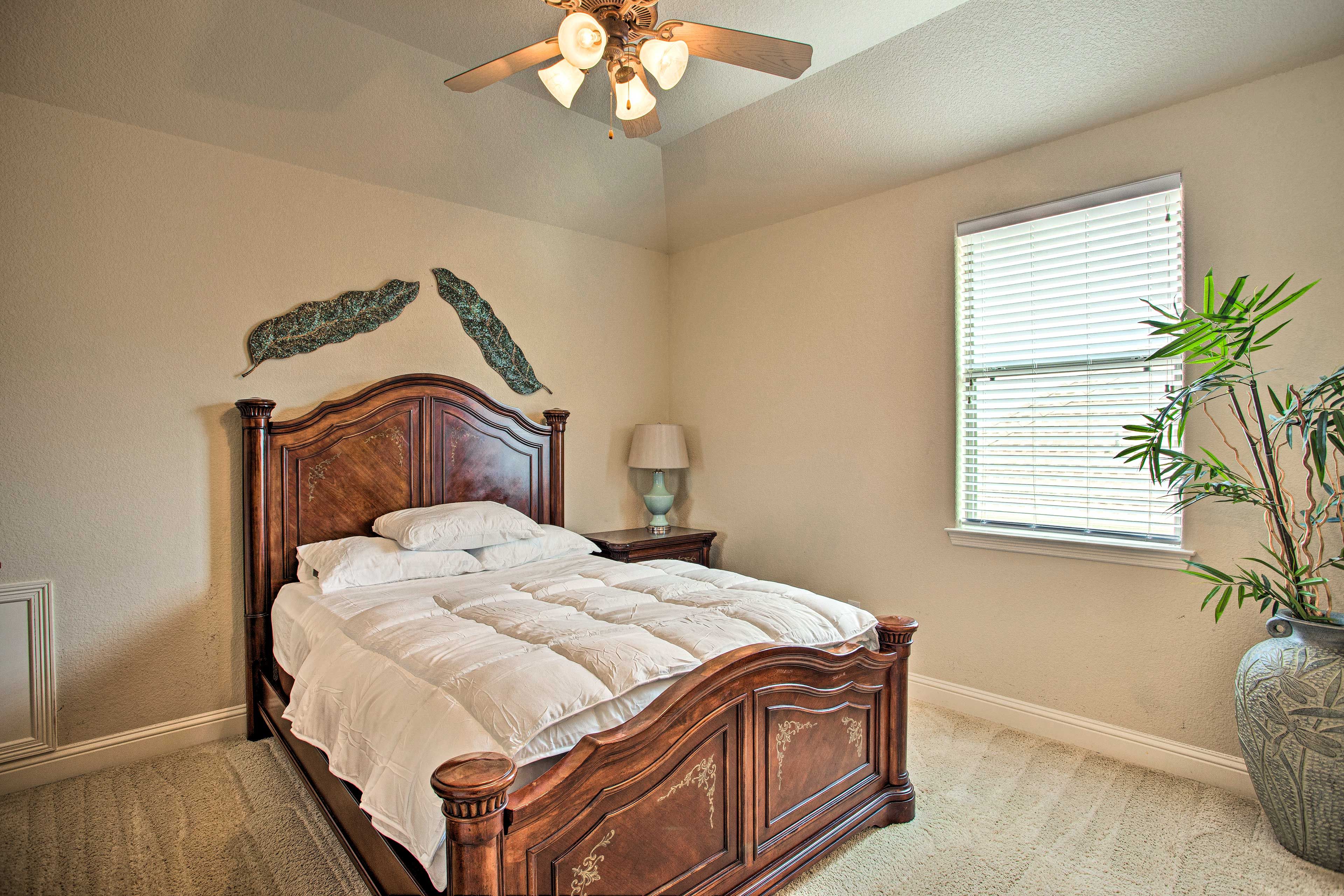 Bedroom 4 | 2nd Floor | Queen Bed