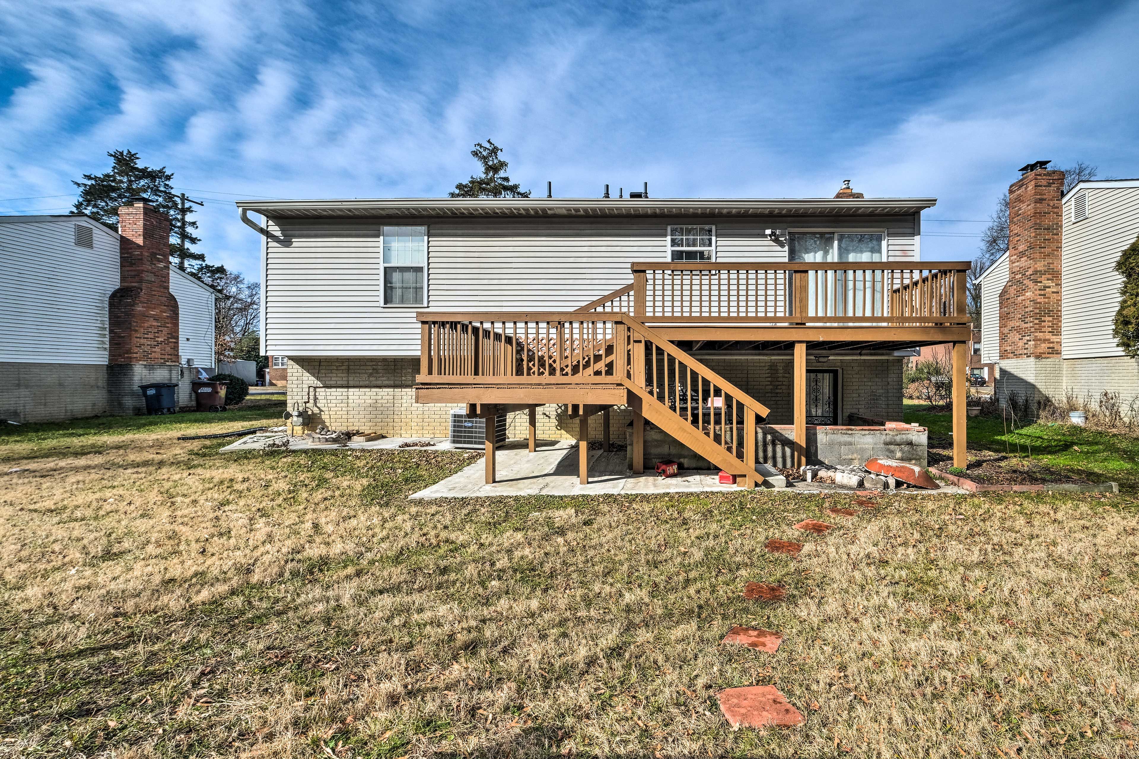 Riverdale Park Vacation Rental | 3BR | 2BA | Steps Required for Access
