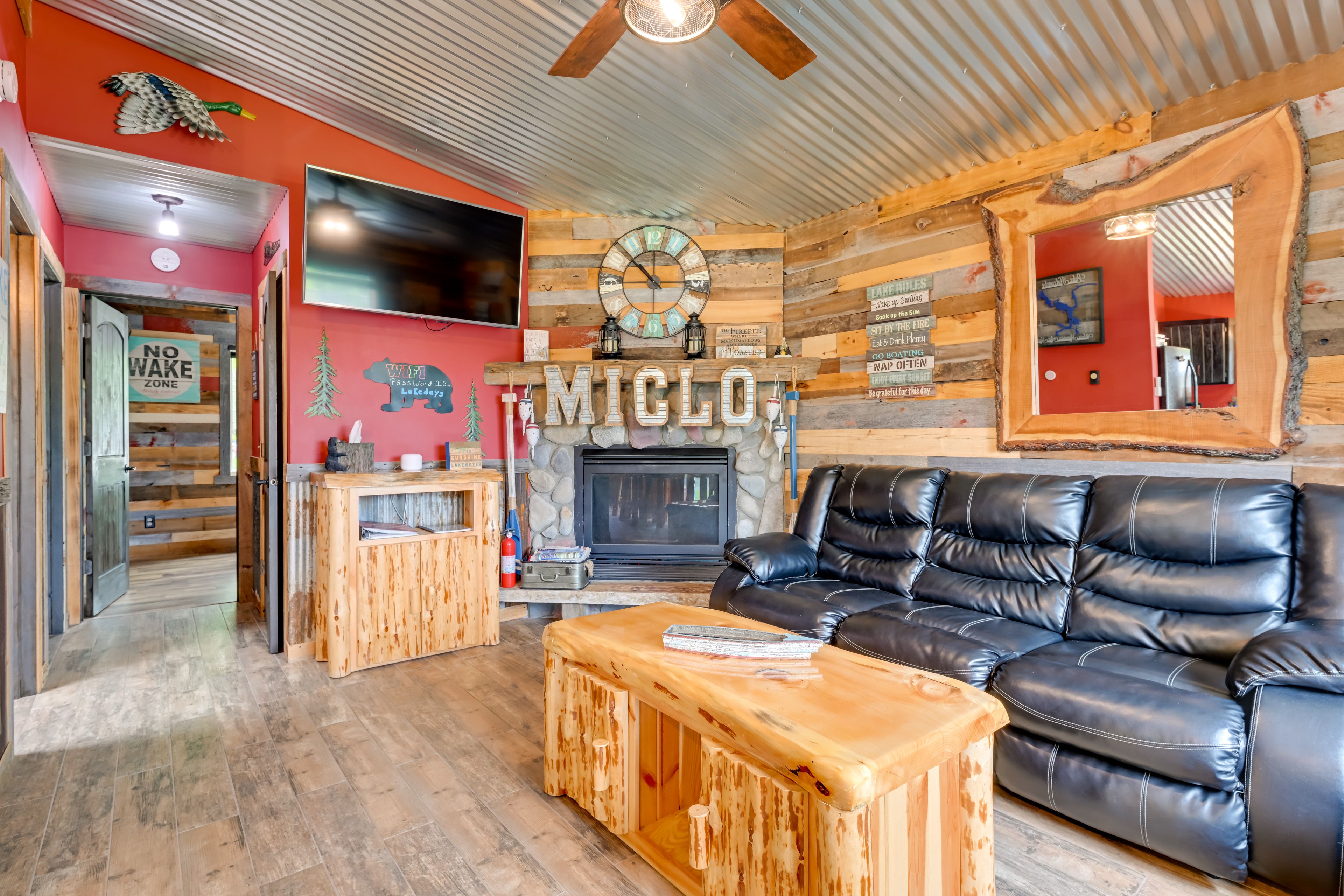 Living Room | Air Conditioning & Central Heat | Free WiFi