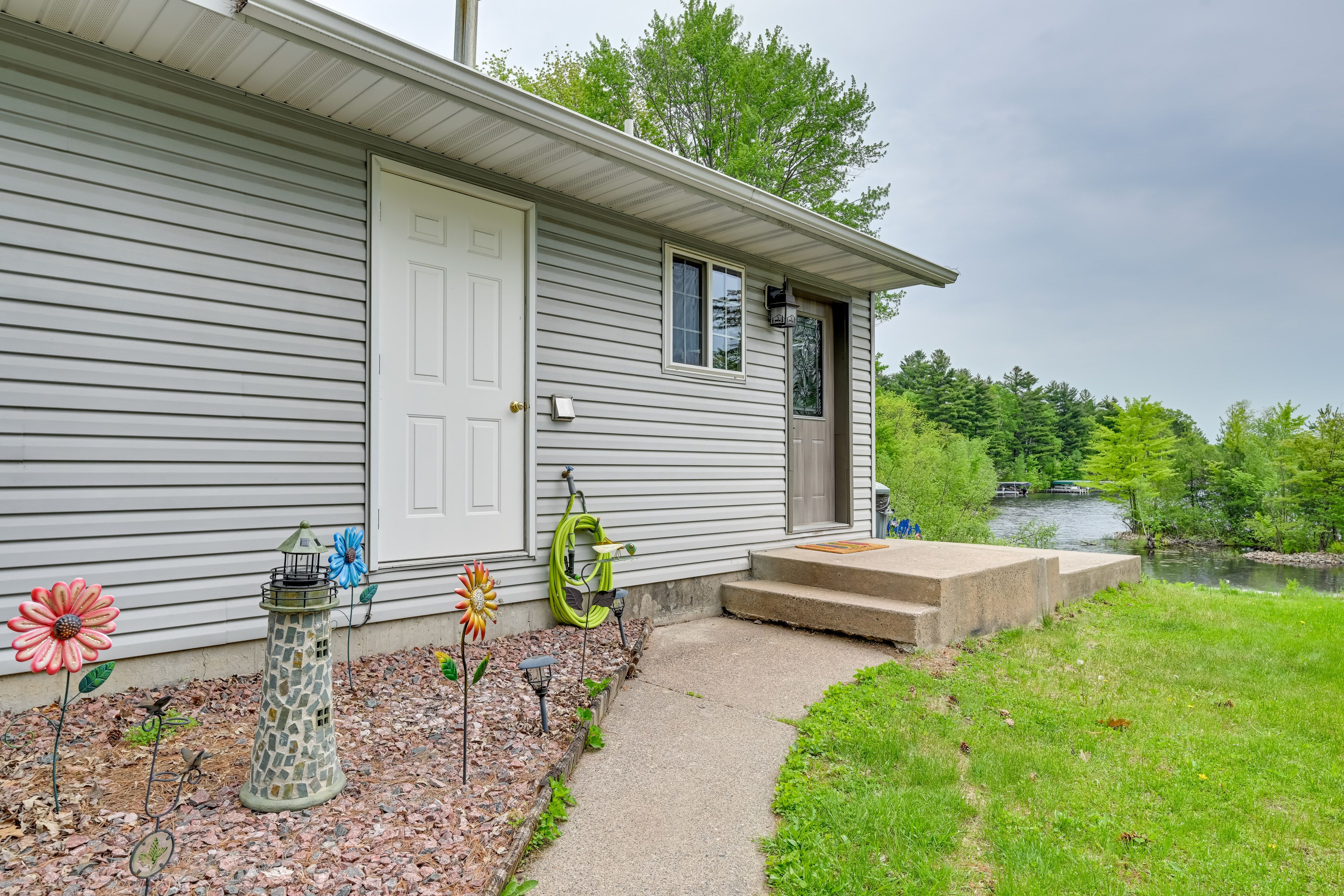 Front Entrance | 2 Steps for Access