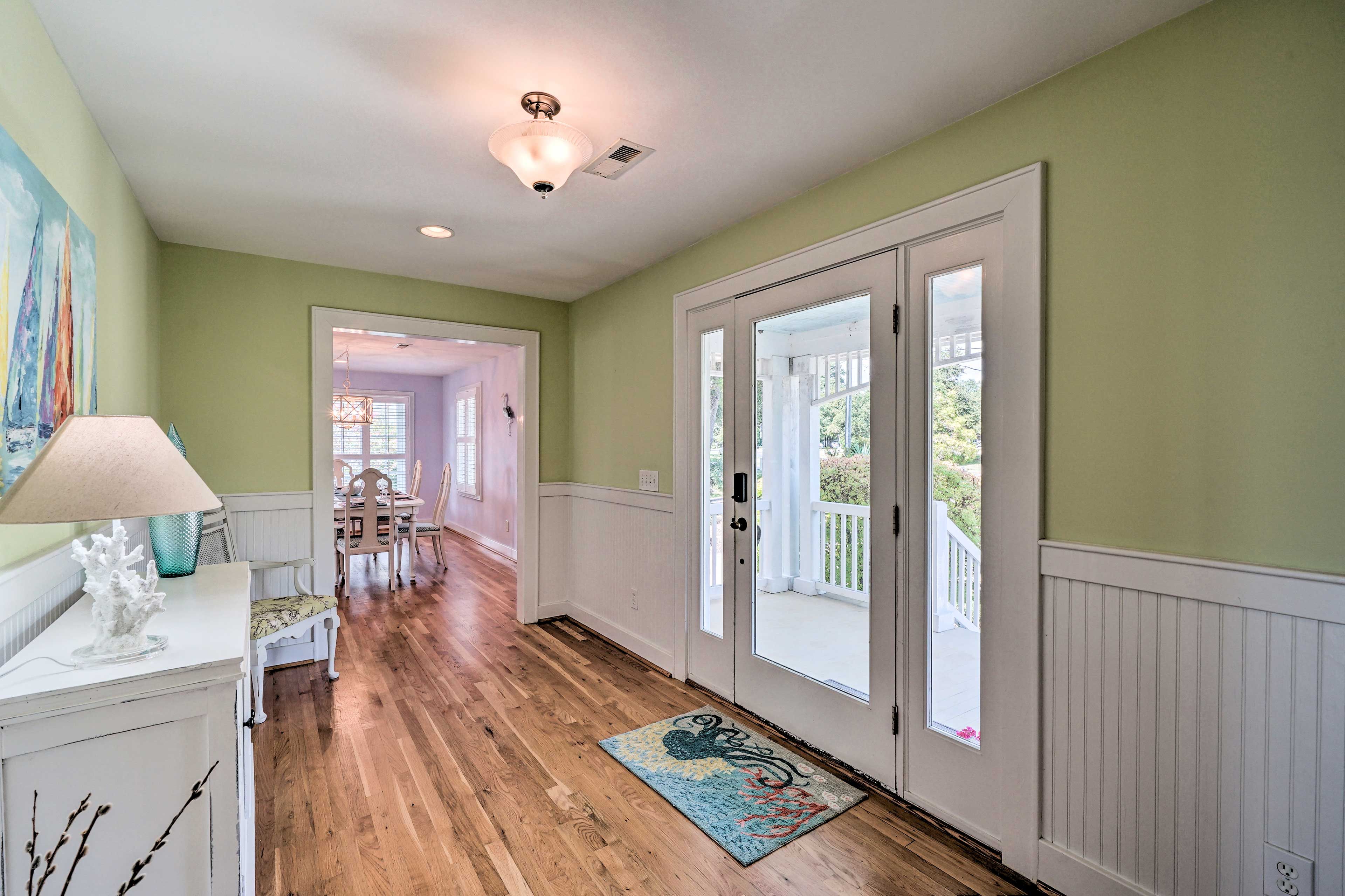 Front Entryway | Access to Dining Room | Stairs Required