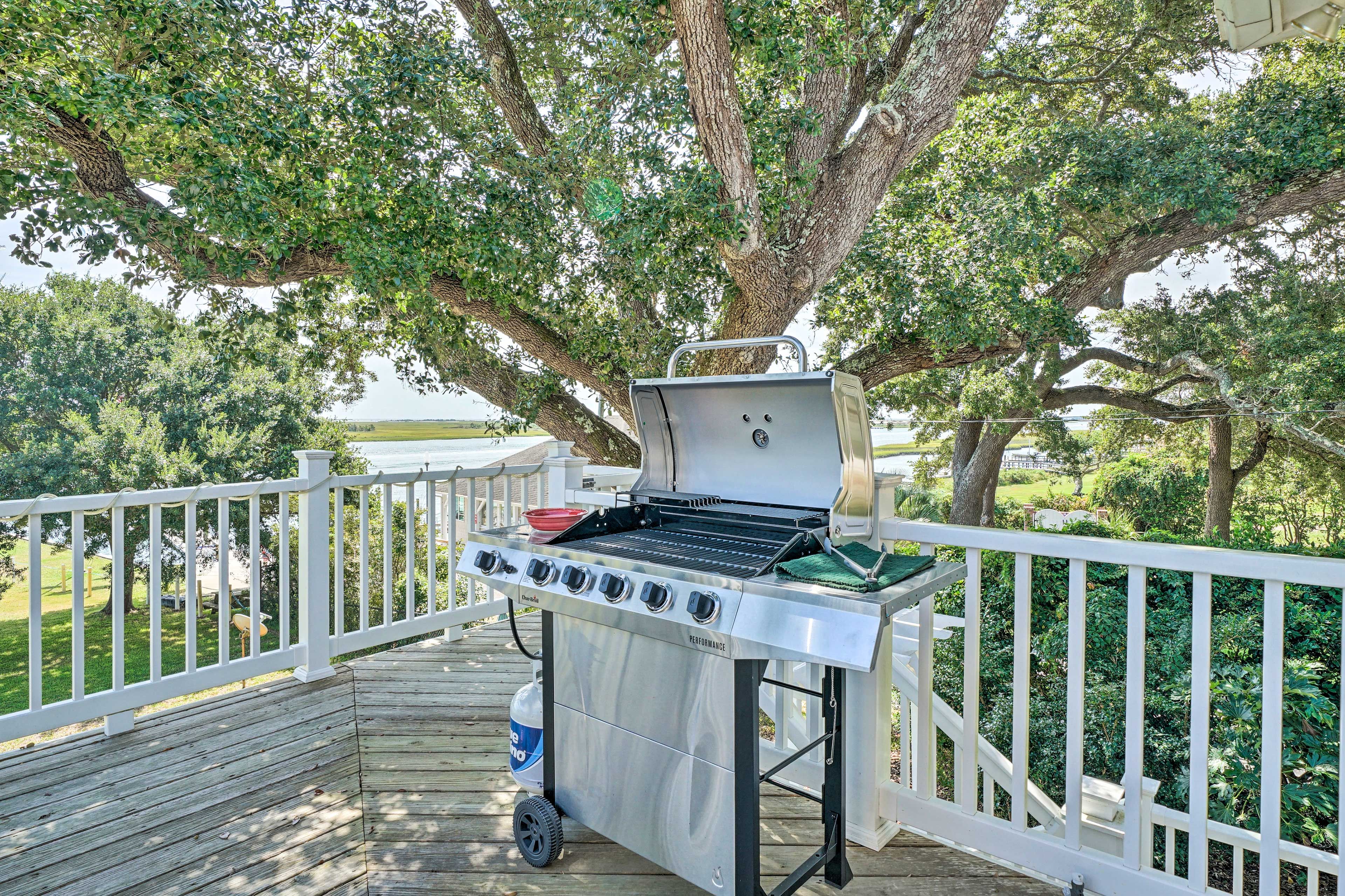 Private Deck | Gas Grill