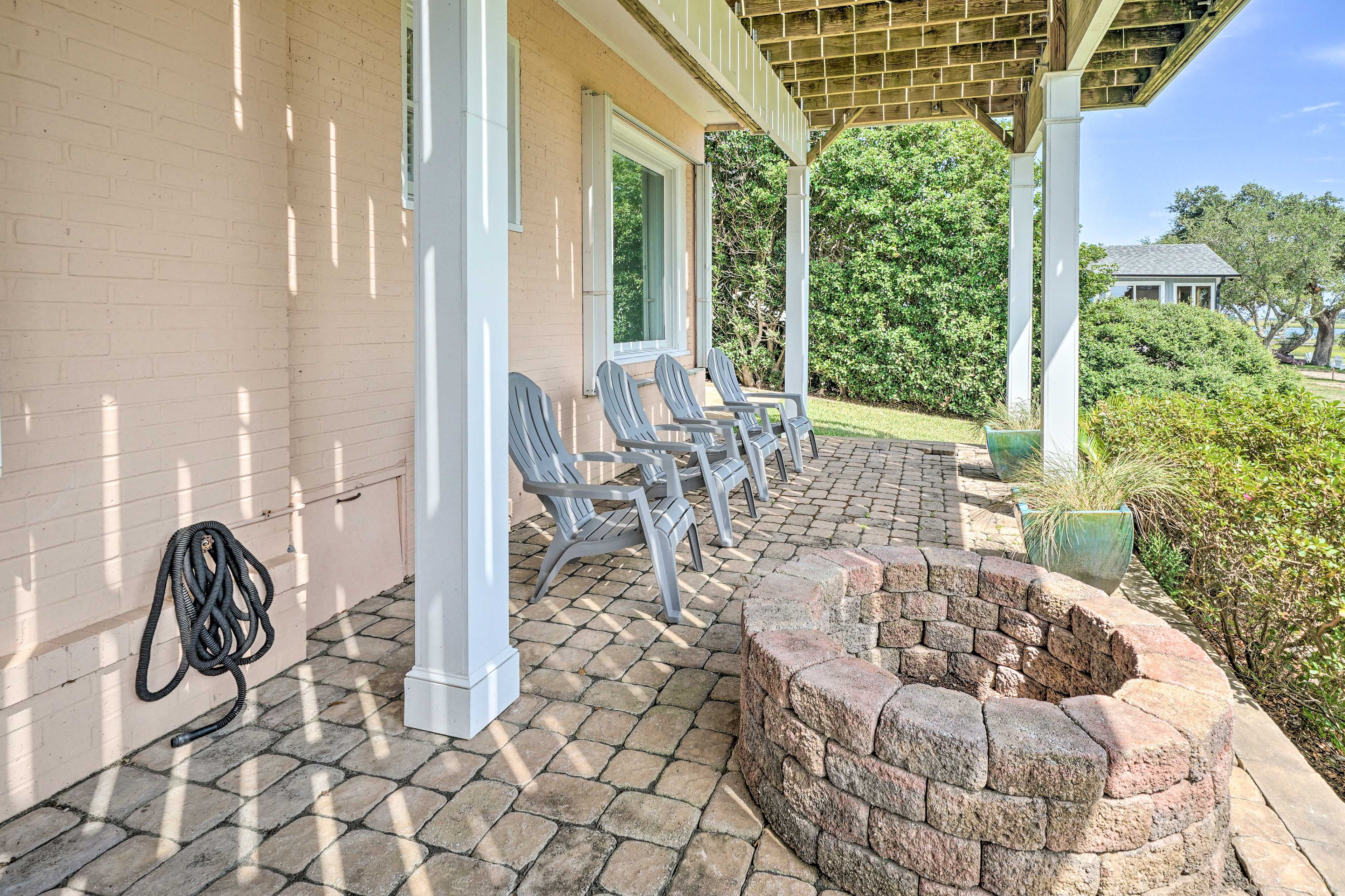Private Patio | Fire Pit