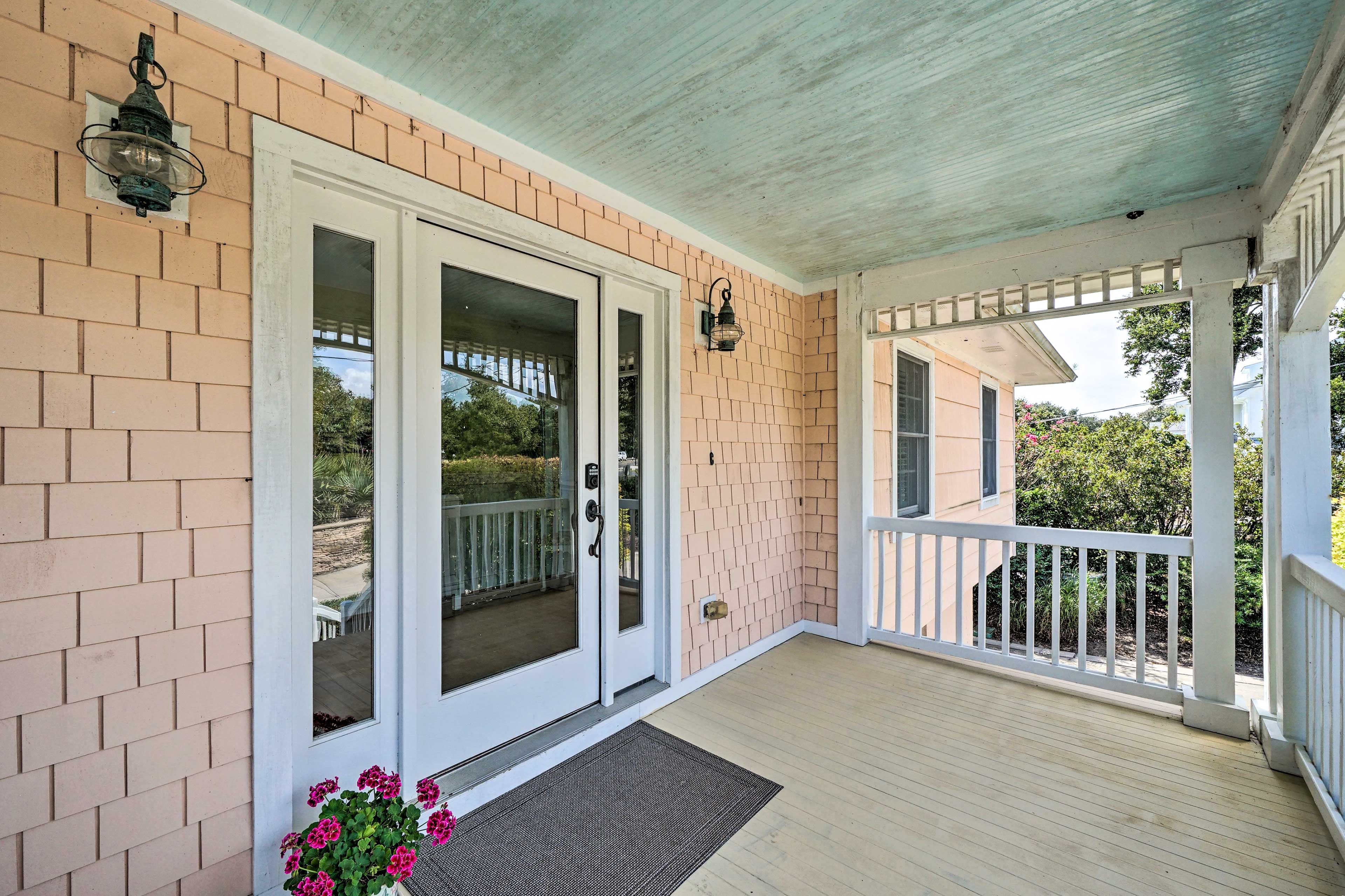 Front Entrance | Stairs Required