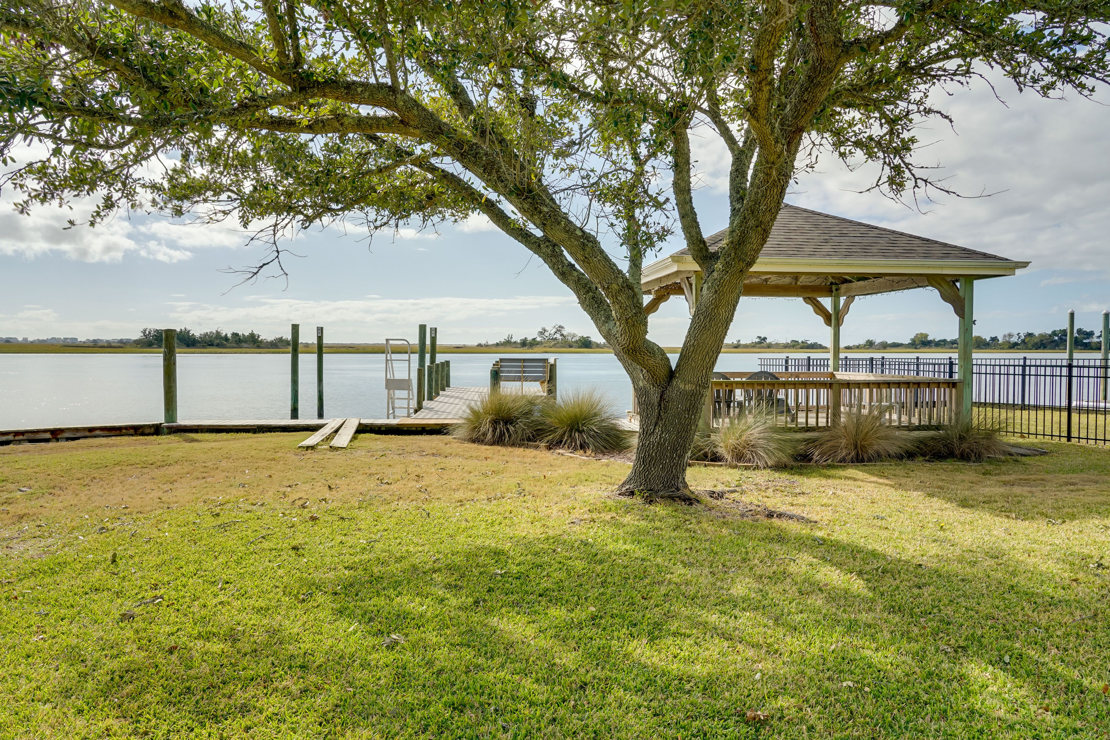 Dock | Gazebo