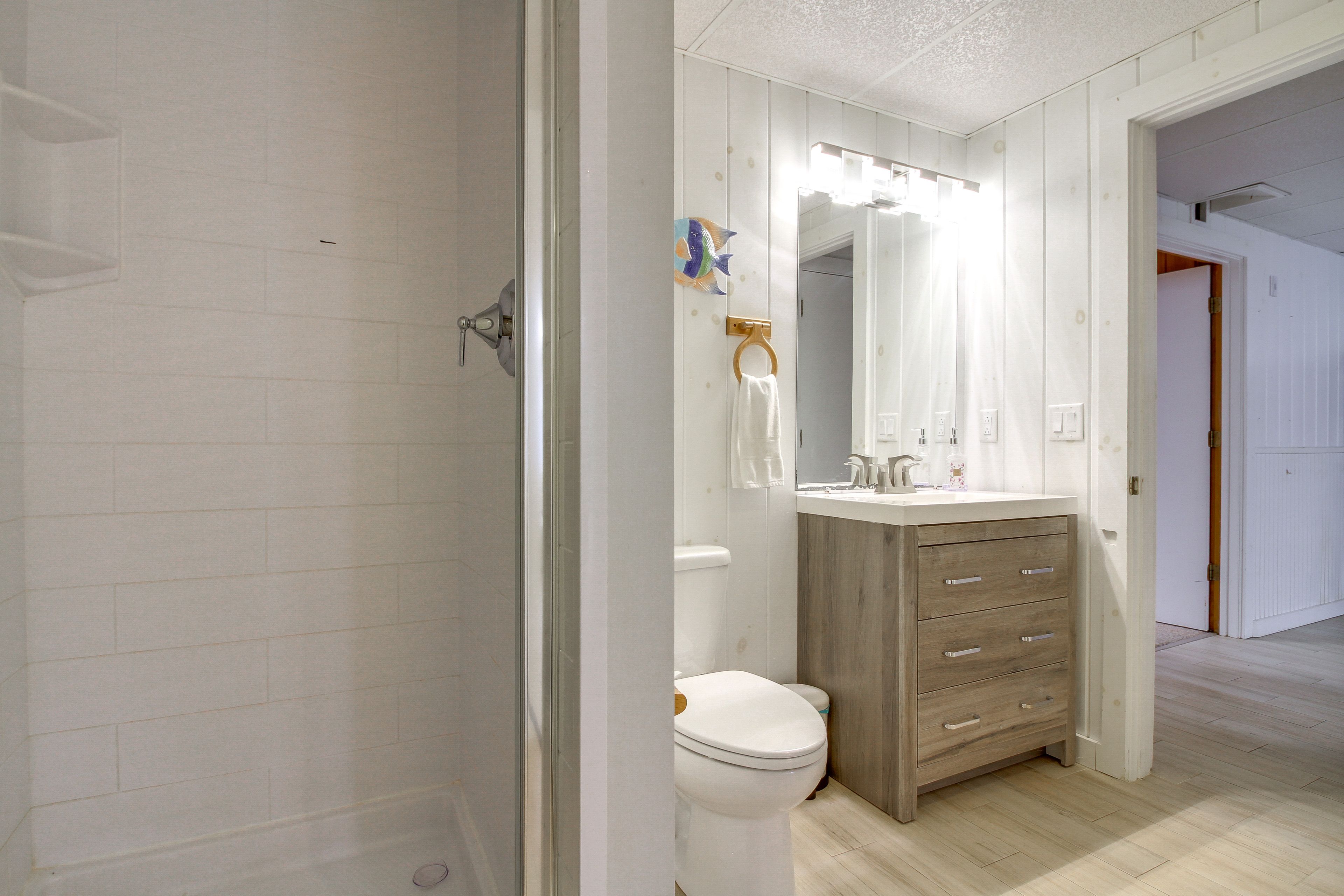 Full Bathroom | 1st Floor