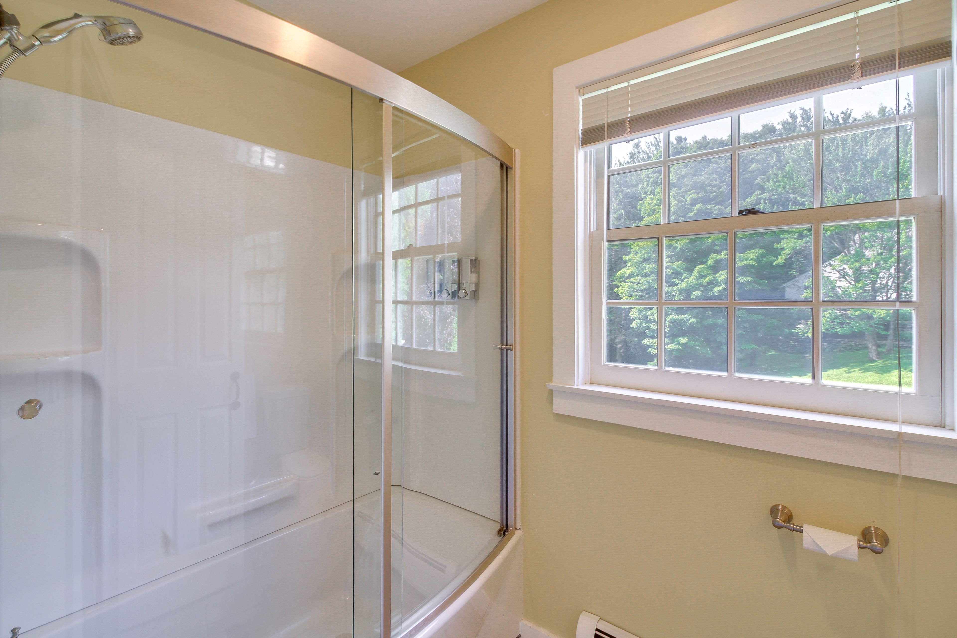 Full Bathroom | 2nd Floor