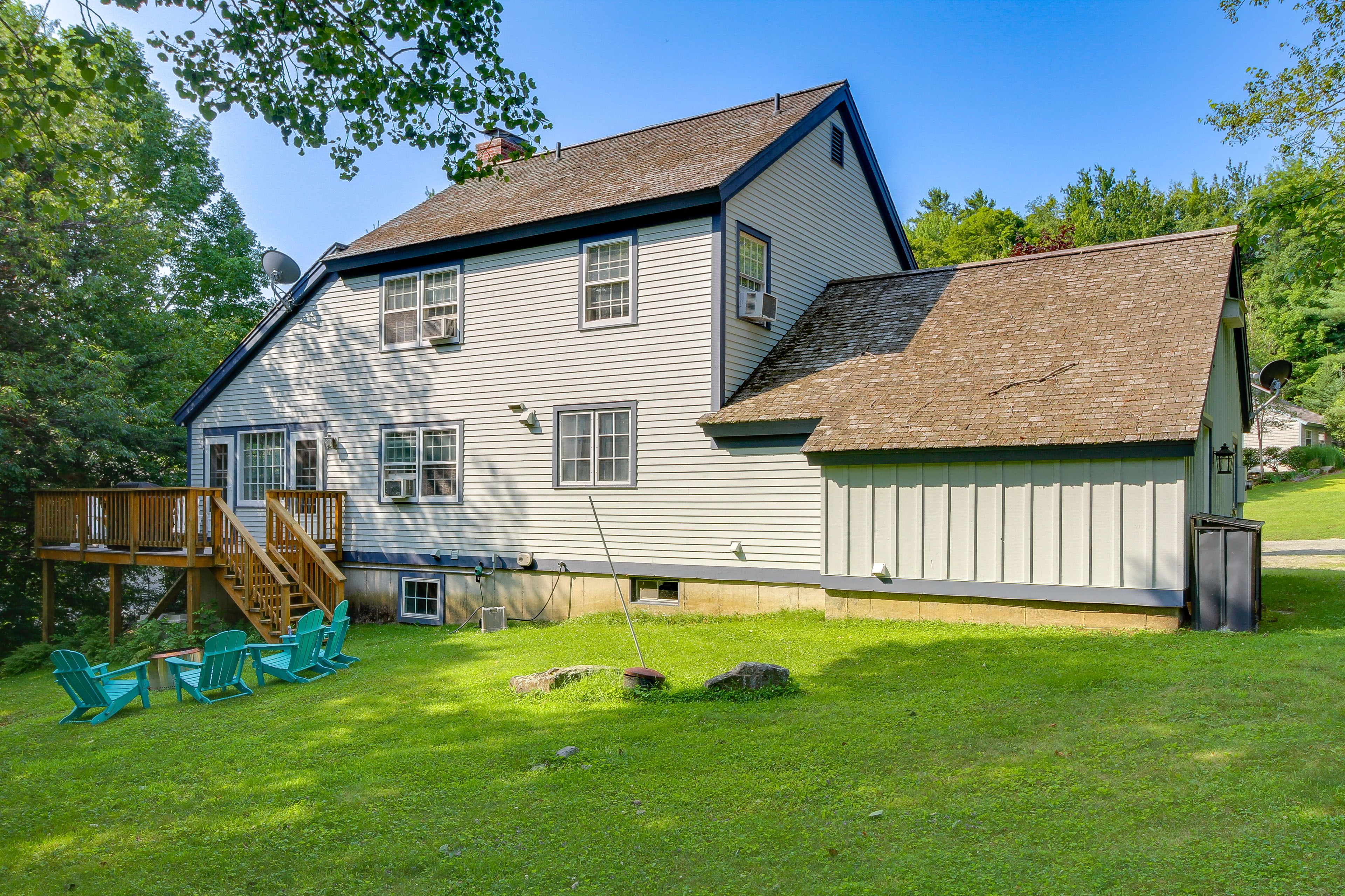 Private Yard | Fire Pit