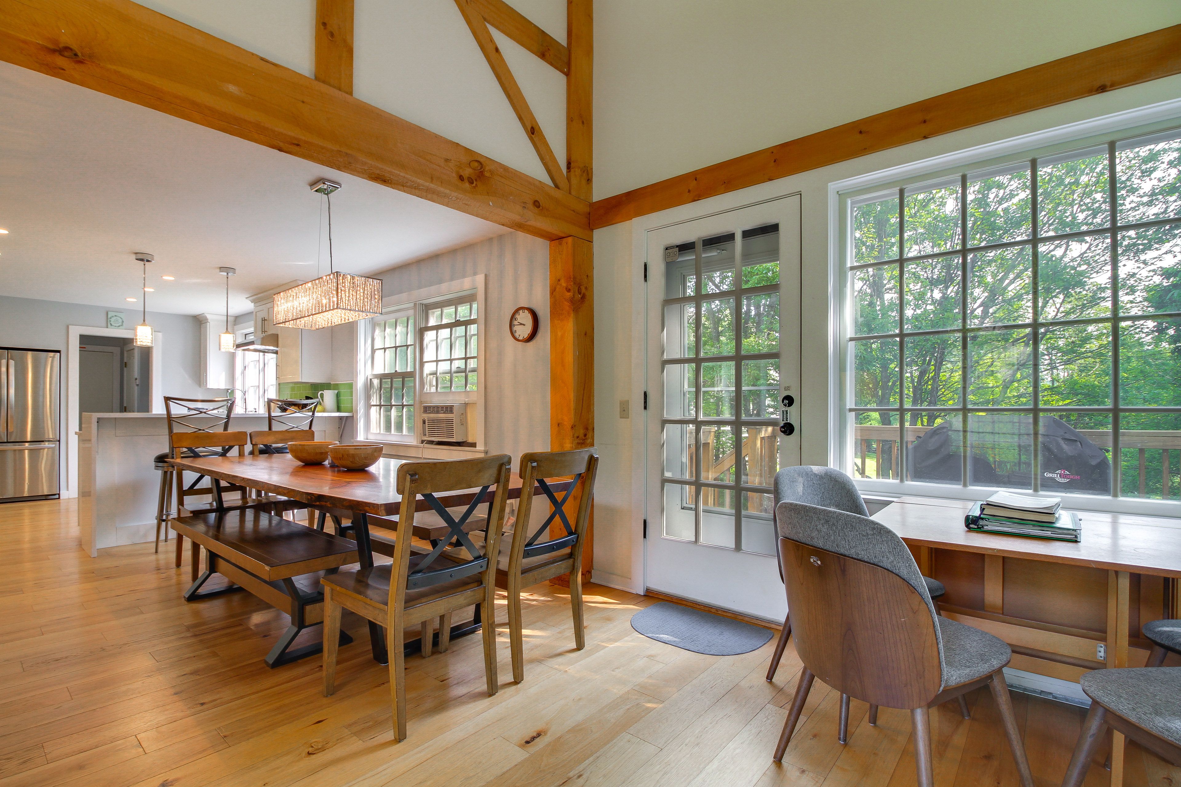 Dining Area | Dishware Provided