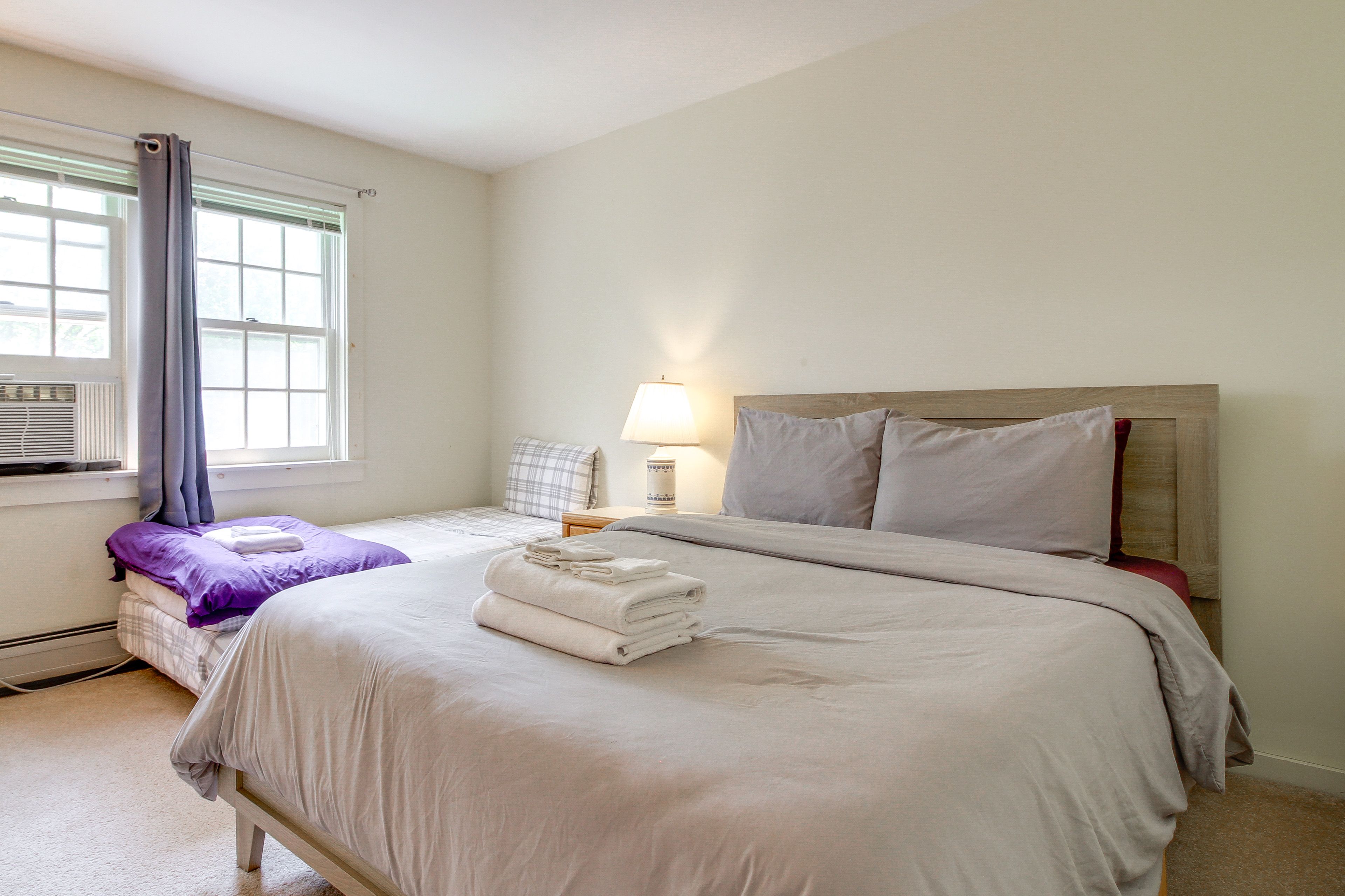 Bedroom 4 | Queen Bed | Twin Bed | 2nd Floor