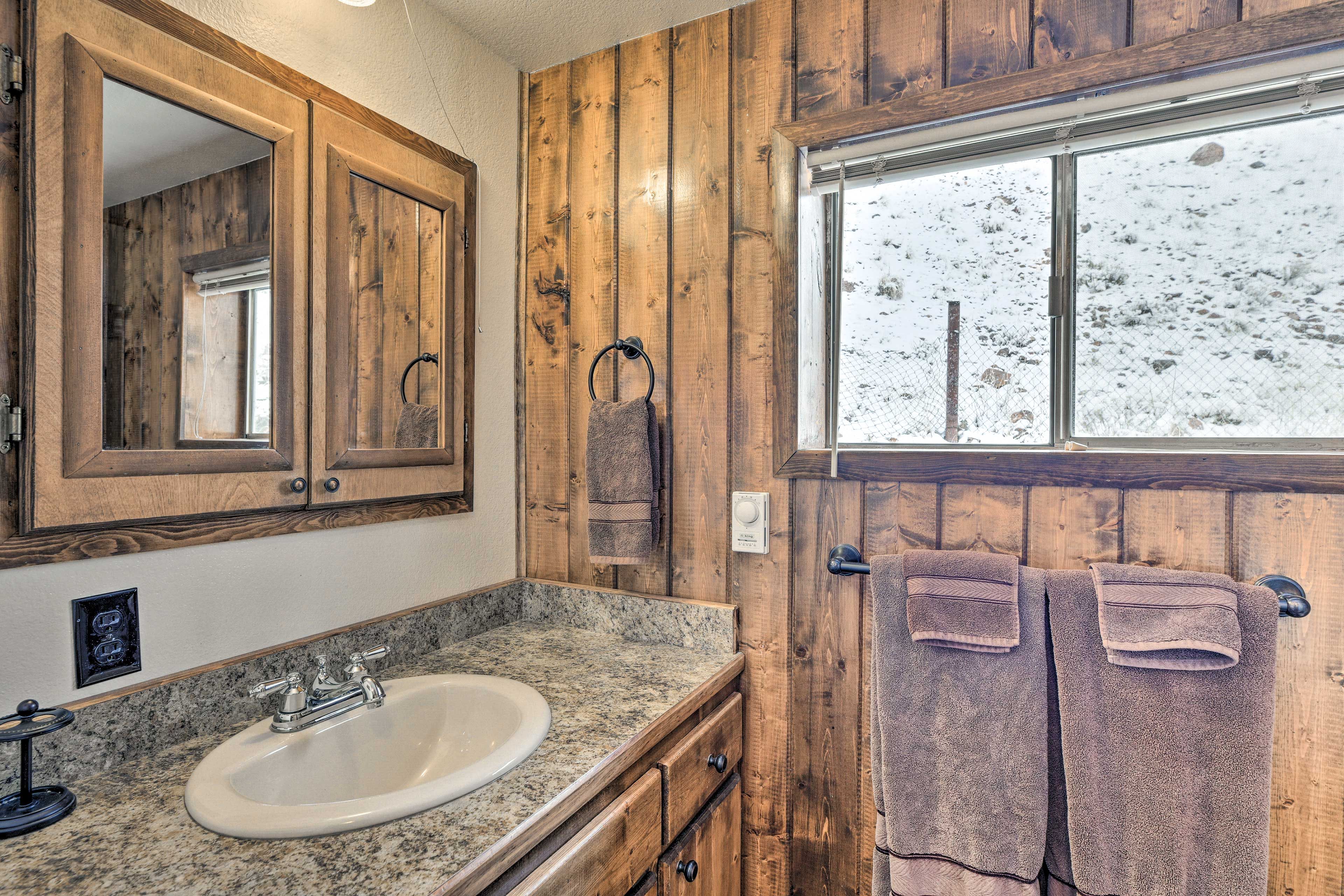 Full Bathroom | 1st Floor