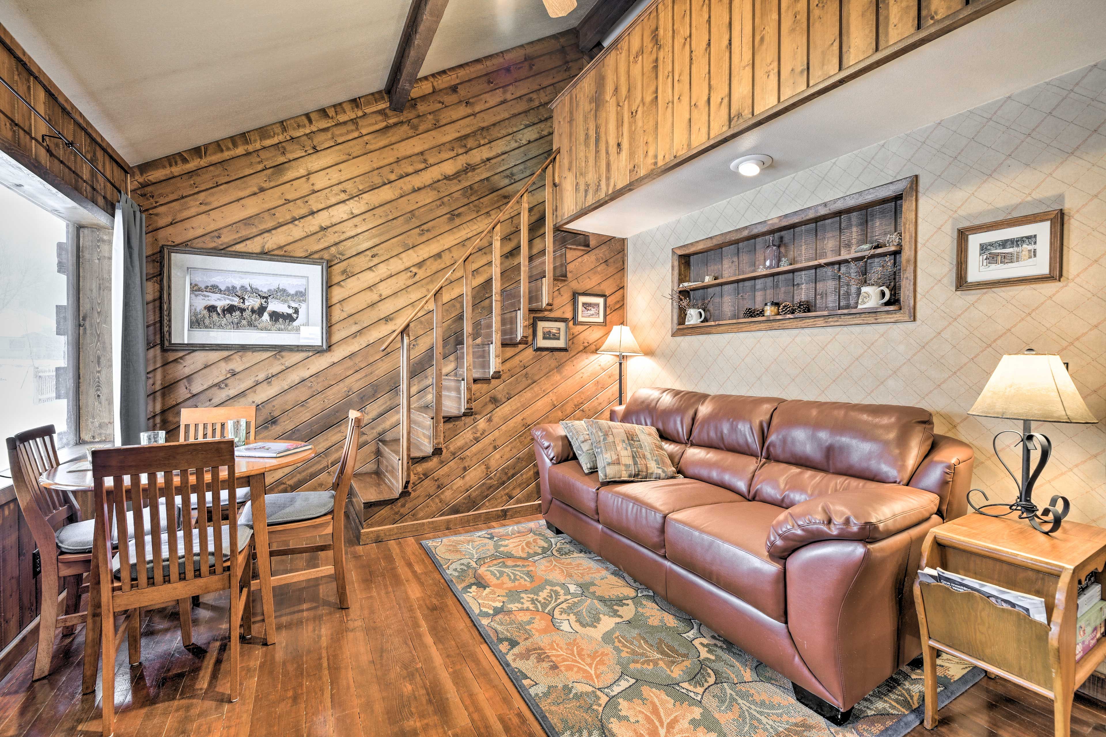 Living Room | Dining Area