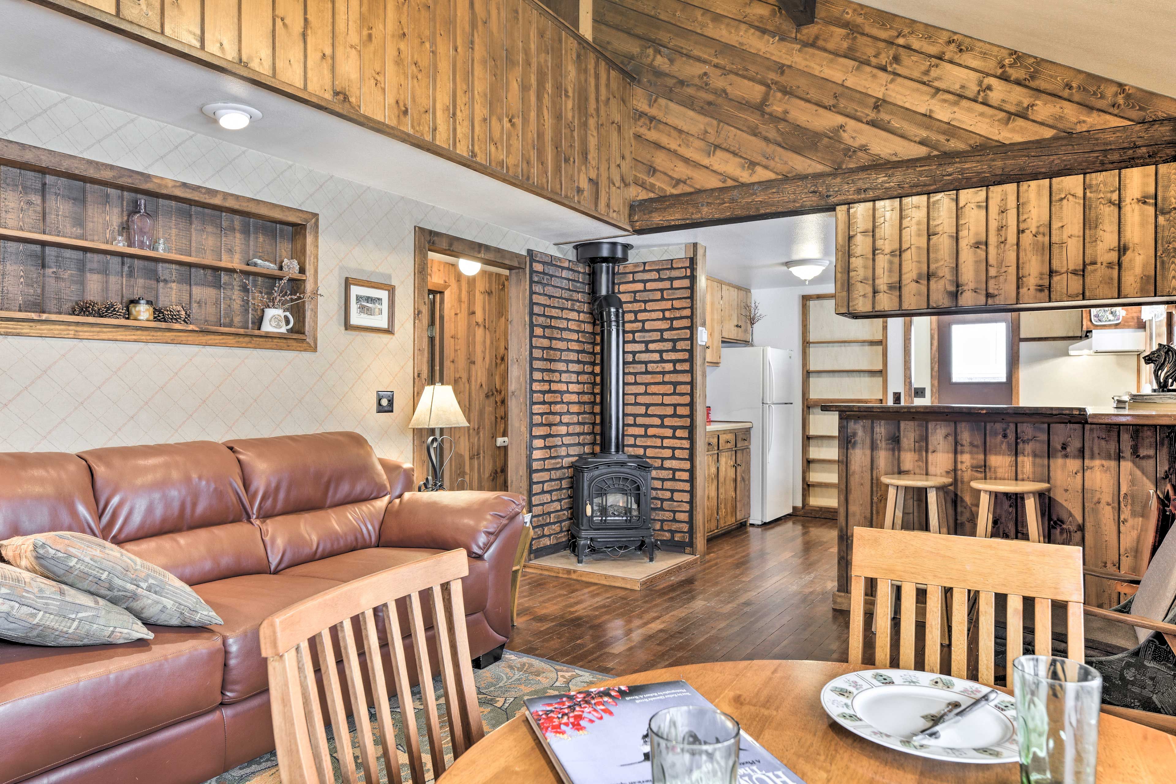 Living Room | Gas Stove