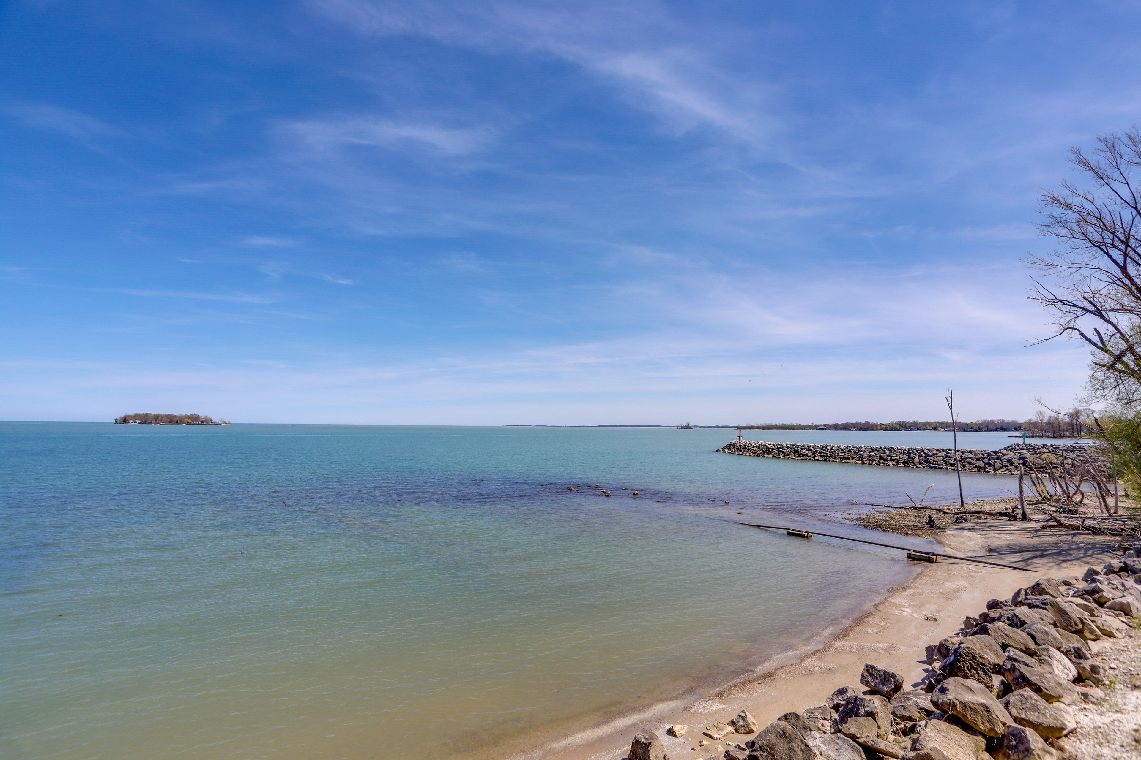 Middle Bass Island Vacation Rental | 2BR | 2BA | 950 Sq Ft | 2nd Floor