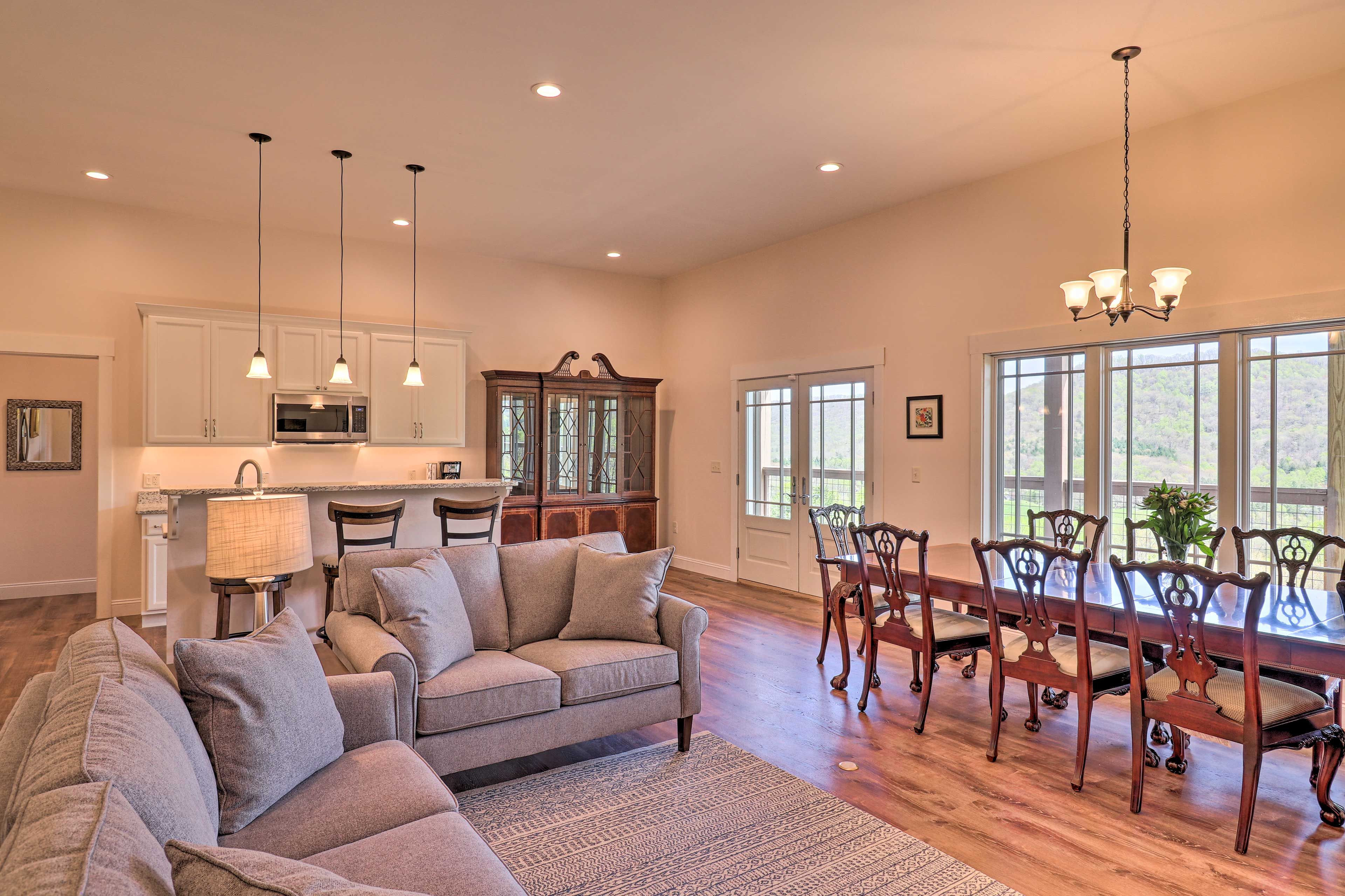 Living Room | Dining Area