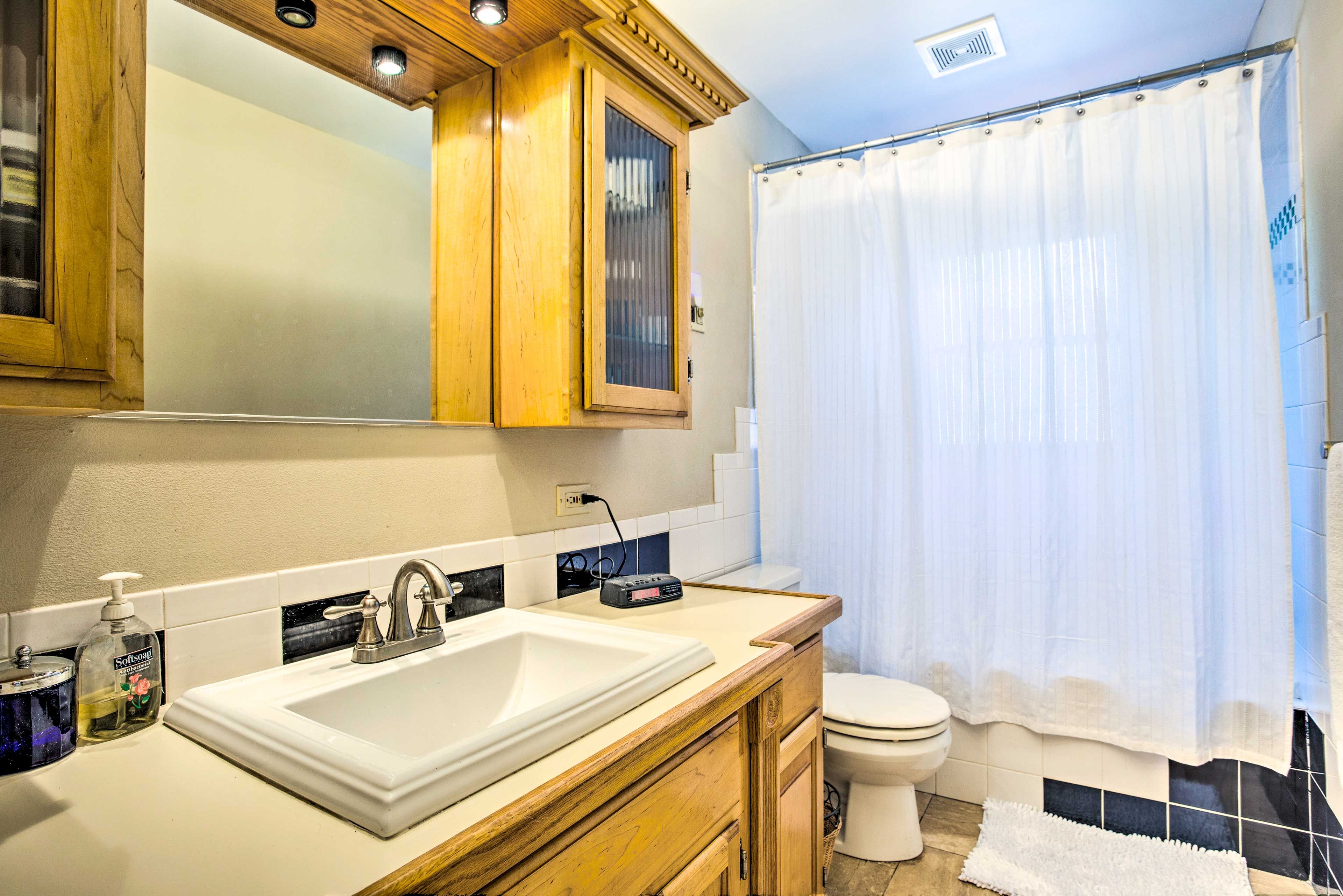 Full Bathroom | Complimentary Toiletries | Linens & Towels | Hair Dryer