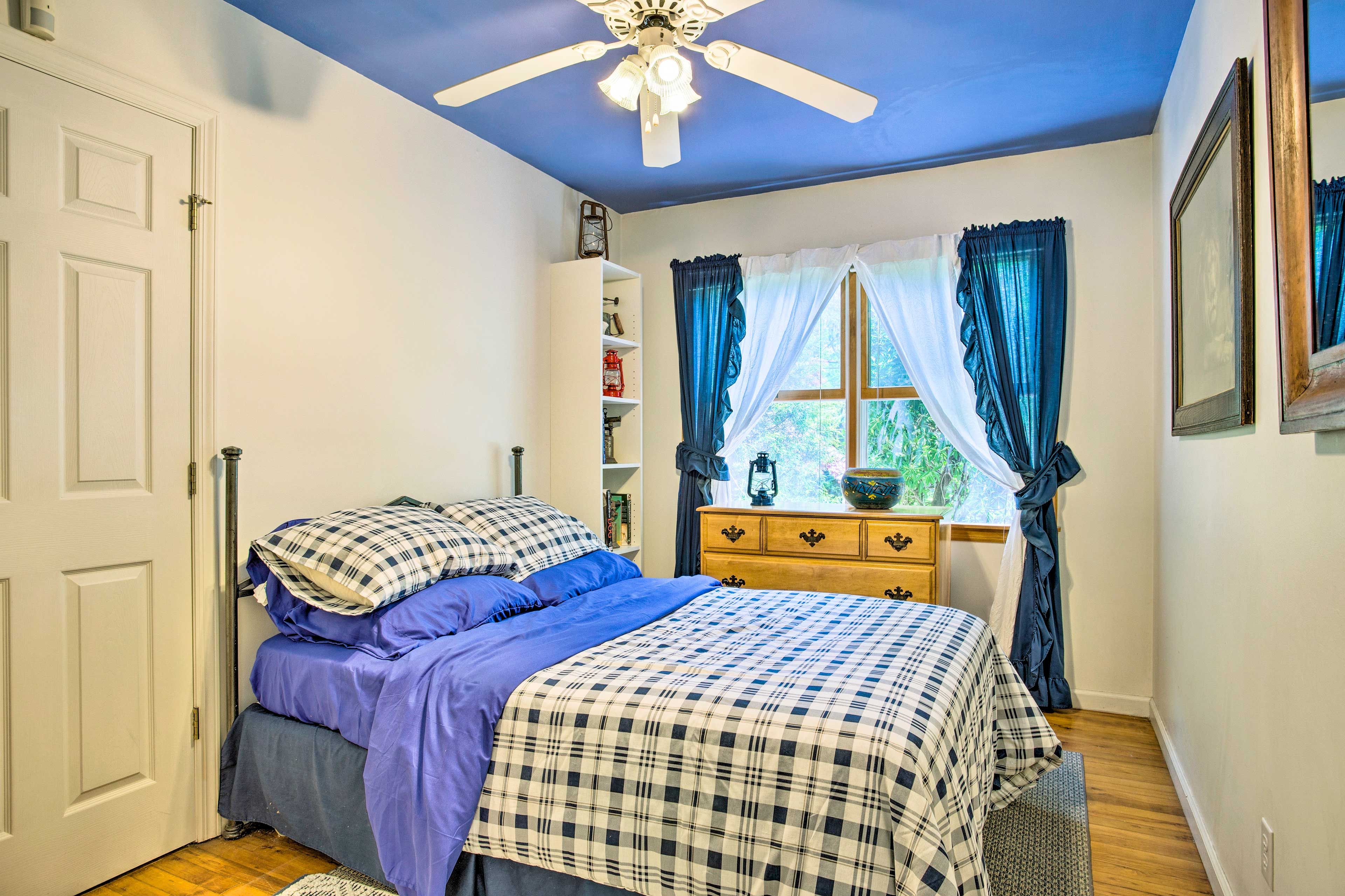 Bedroom 2 | Full Bed