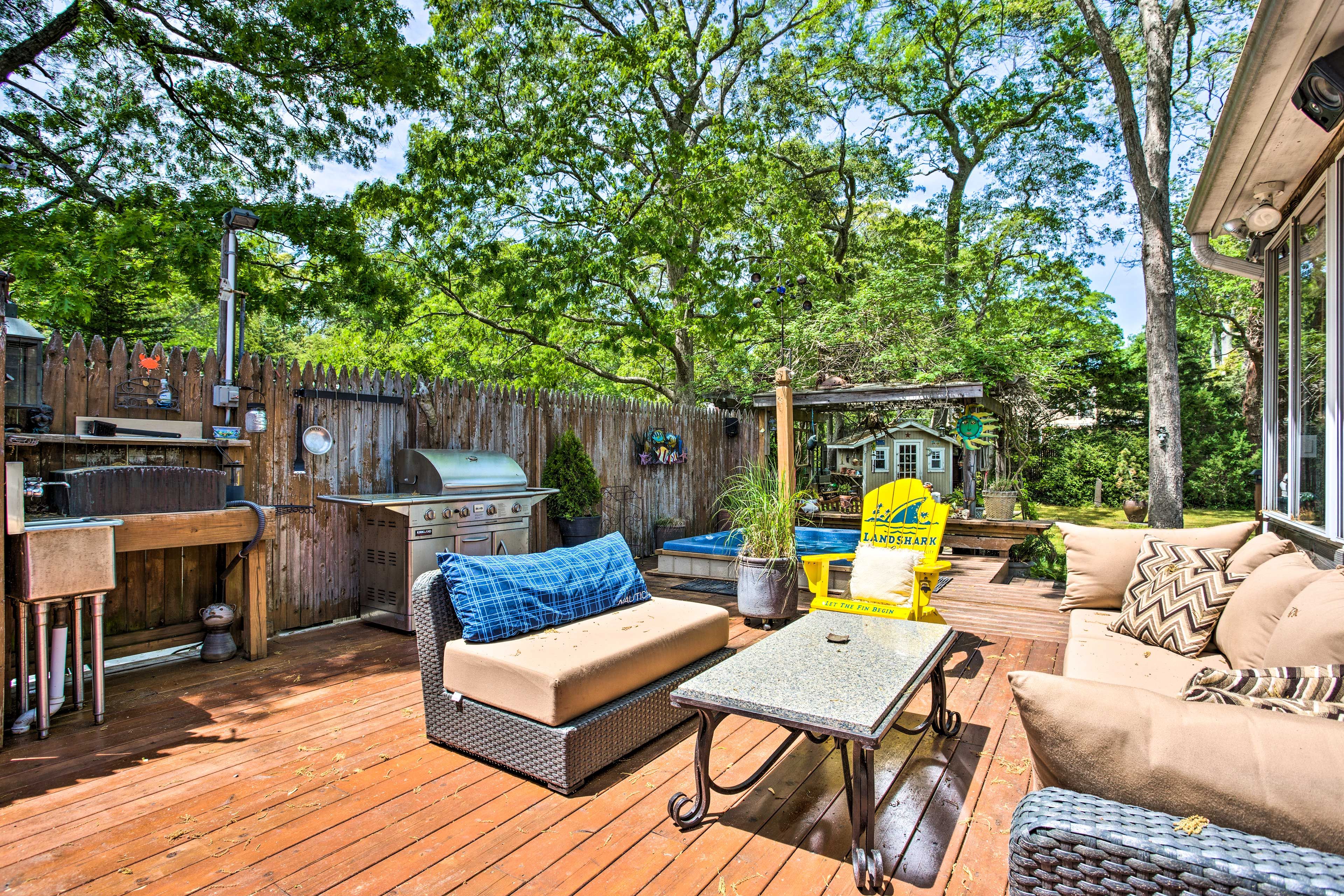 Deck | Outdoor Speakers | Bicycles