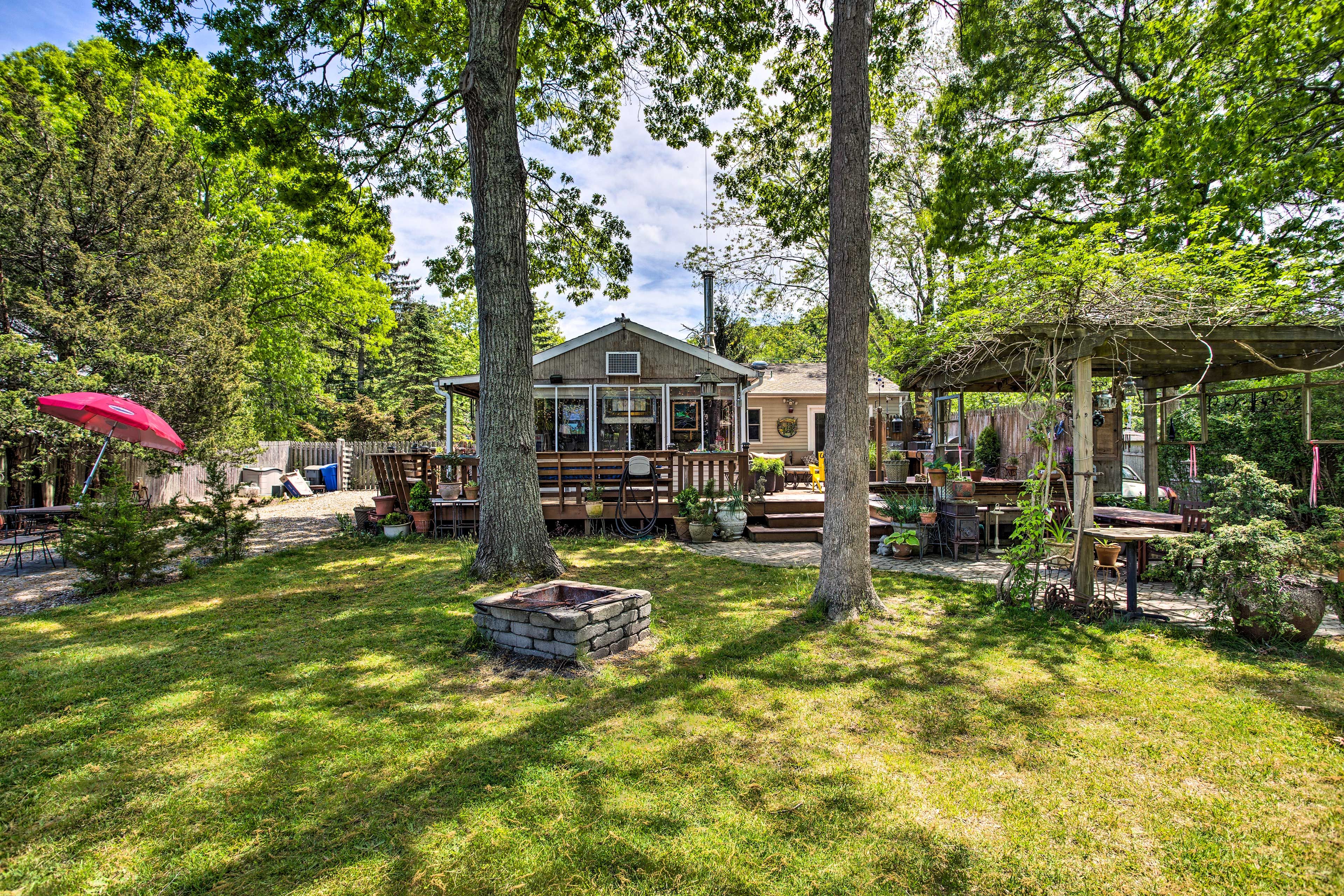 Private Yard | Fire Pit