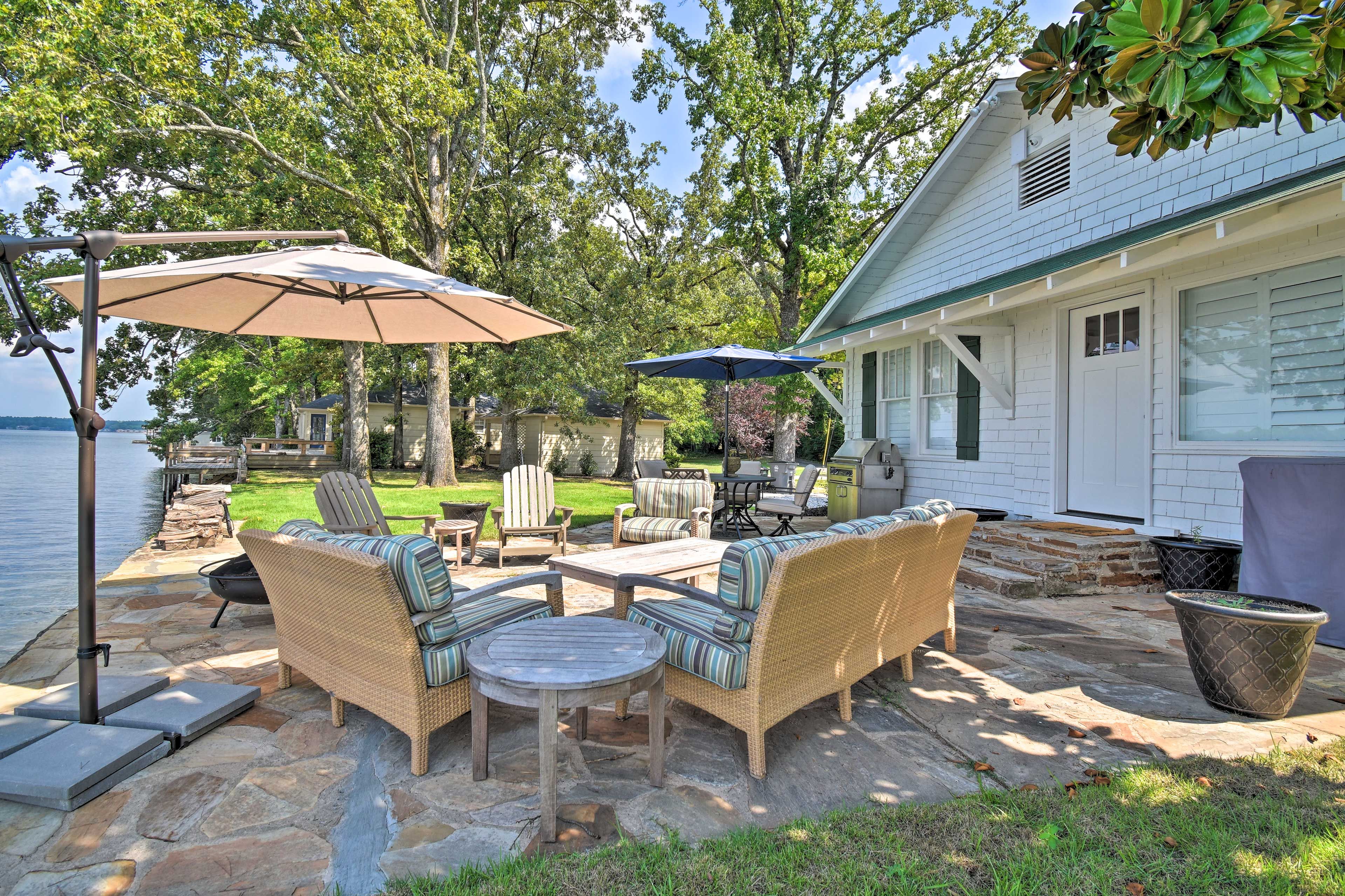 Furnished Patio