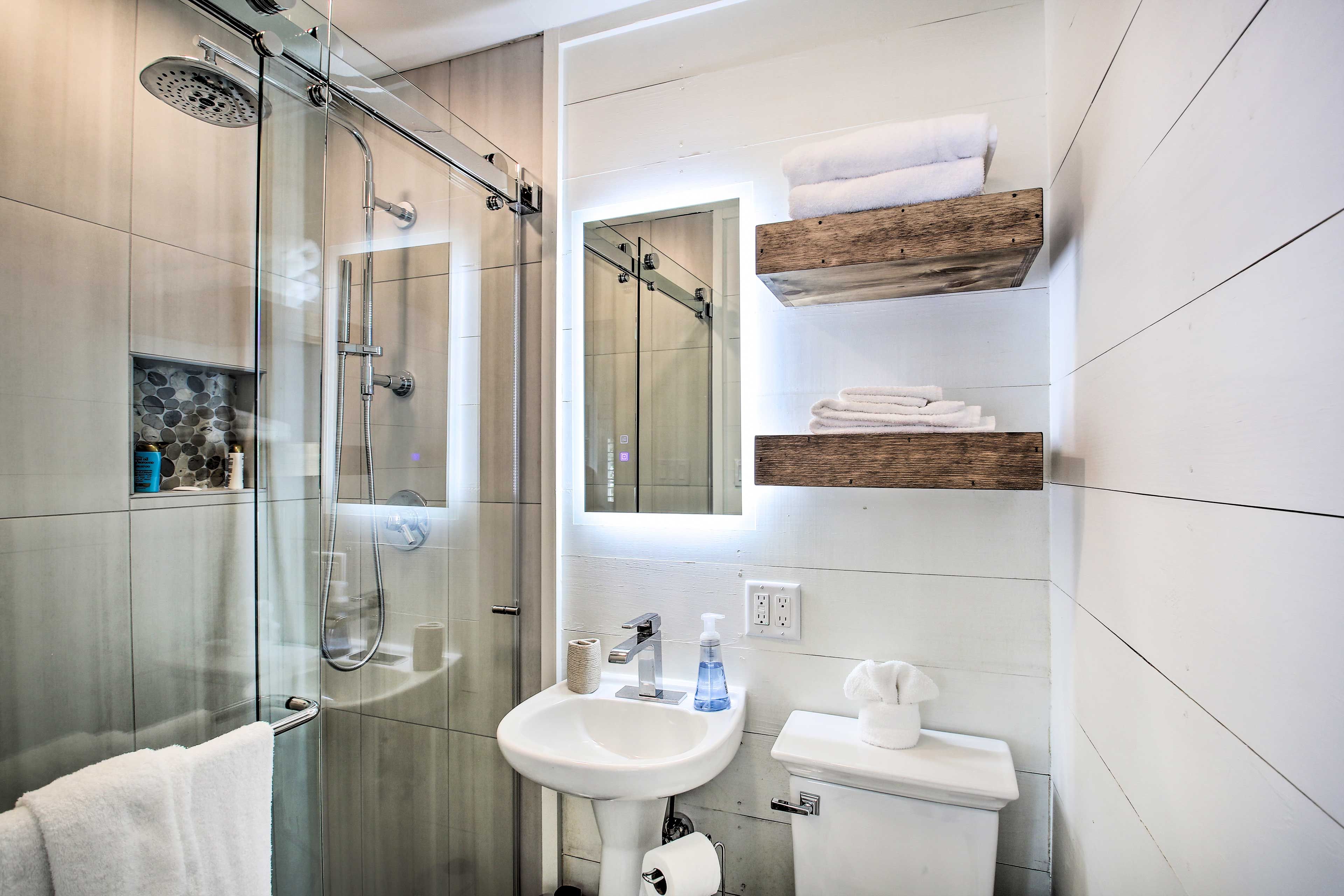 Bathroom 1 | Towels Provided | Complimentary Toiletries