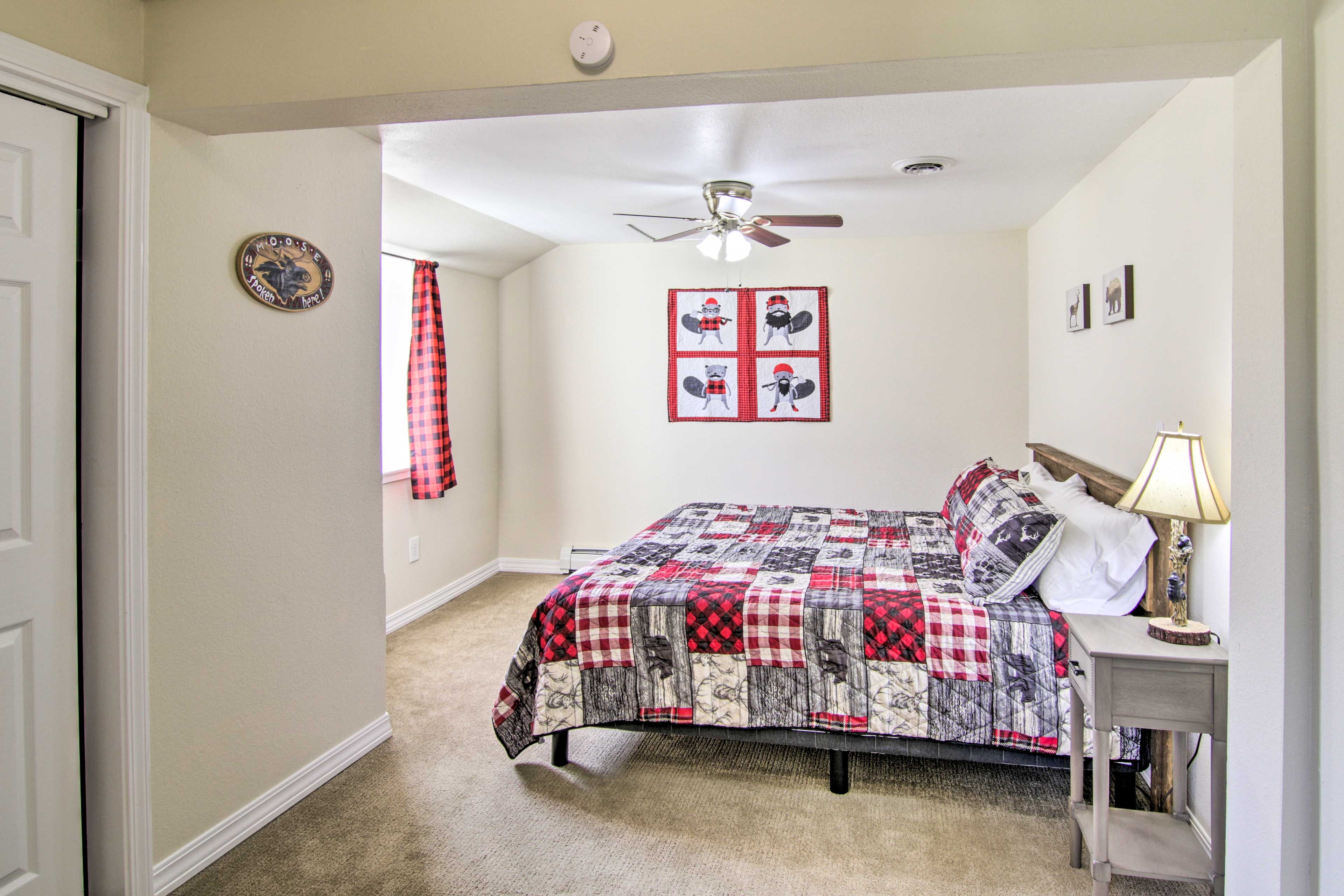Bedroom 1 | King Bed | Linens Provided