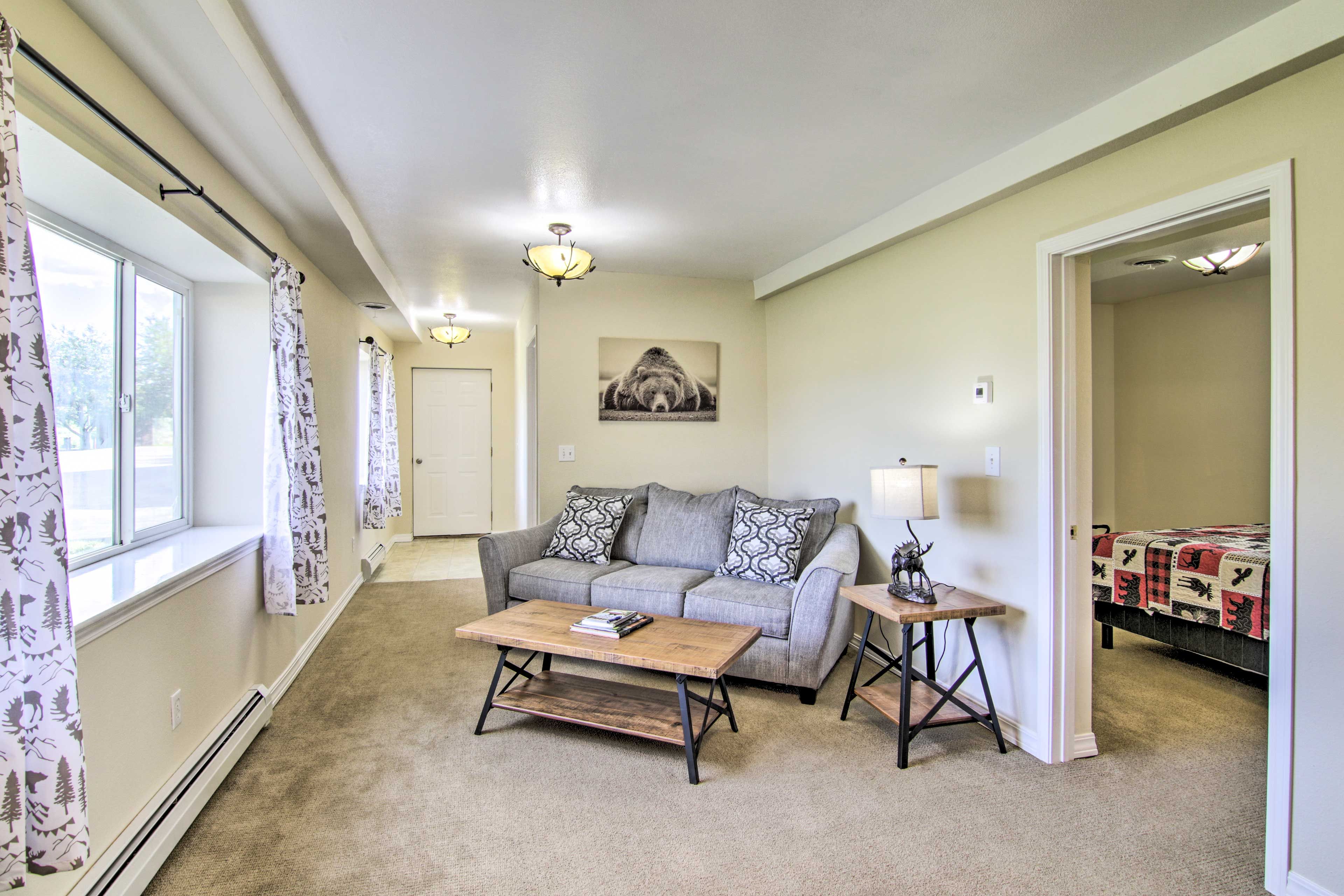 Living Room | Free WiFi | Central A/C