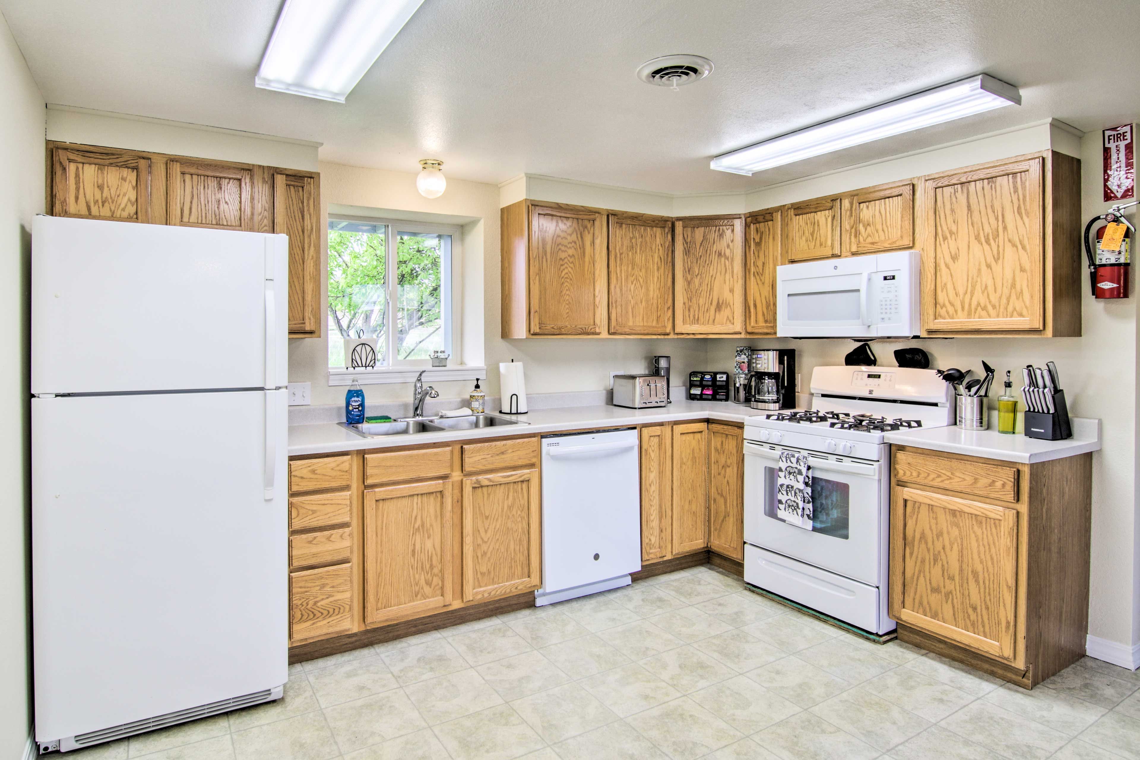 Fully Equipped Kitchen | Drip Coffee Maker | Tea & Coffee