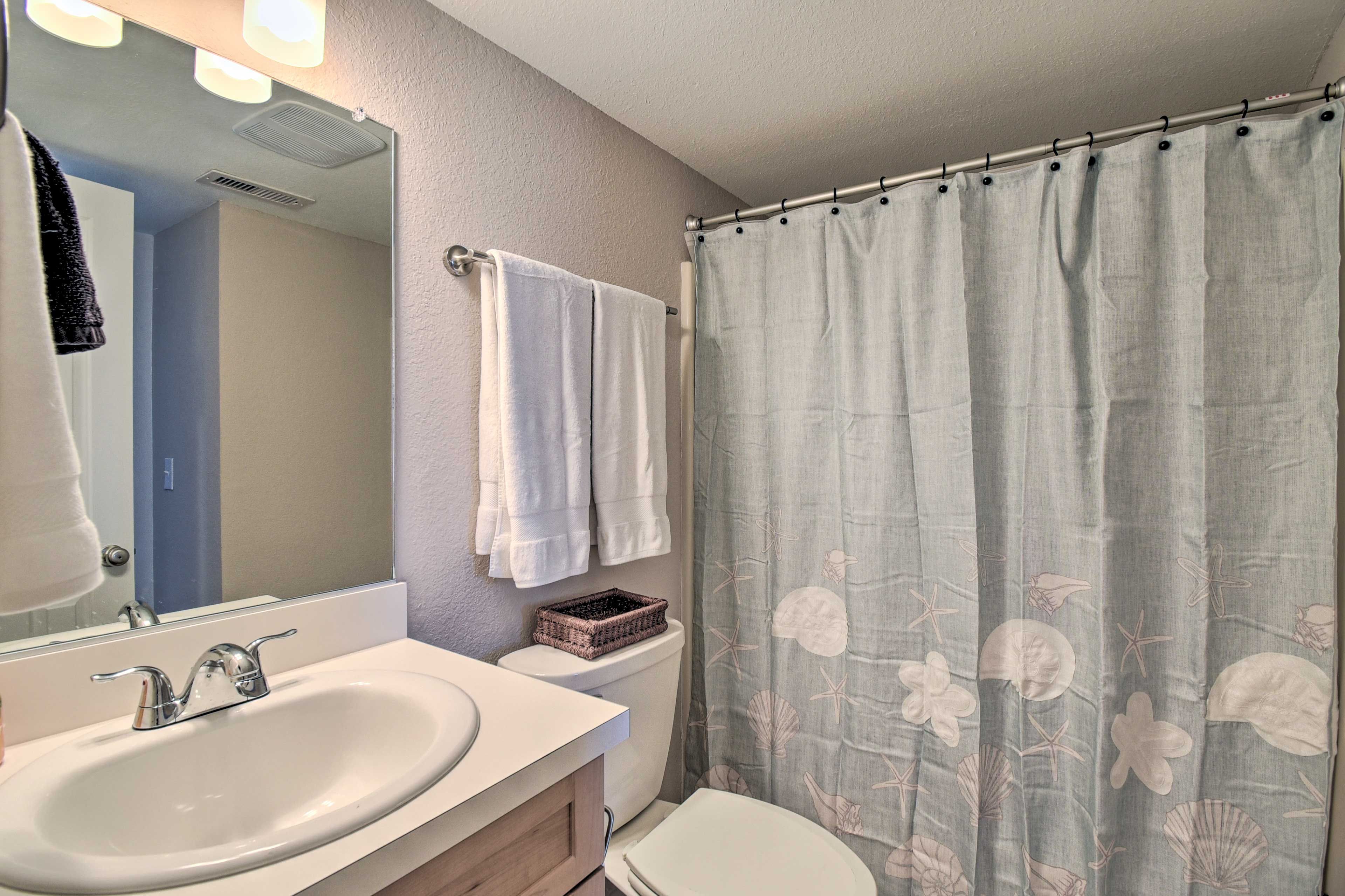 En-Suite Bathroom | Complimentary Toiletries